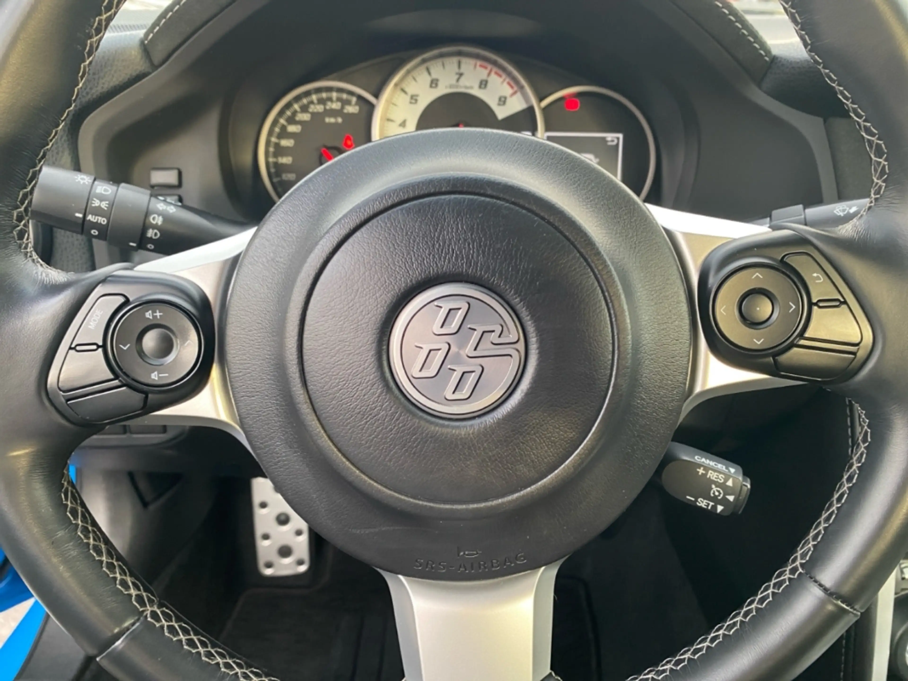 Toyota GT86 Dragon *Bi-LED*BREMBO*Alcantara*PDC*SmartKey* — photo 12