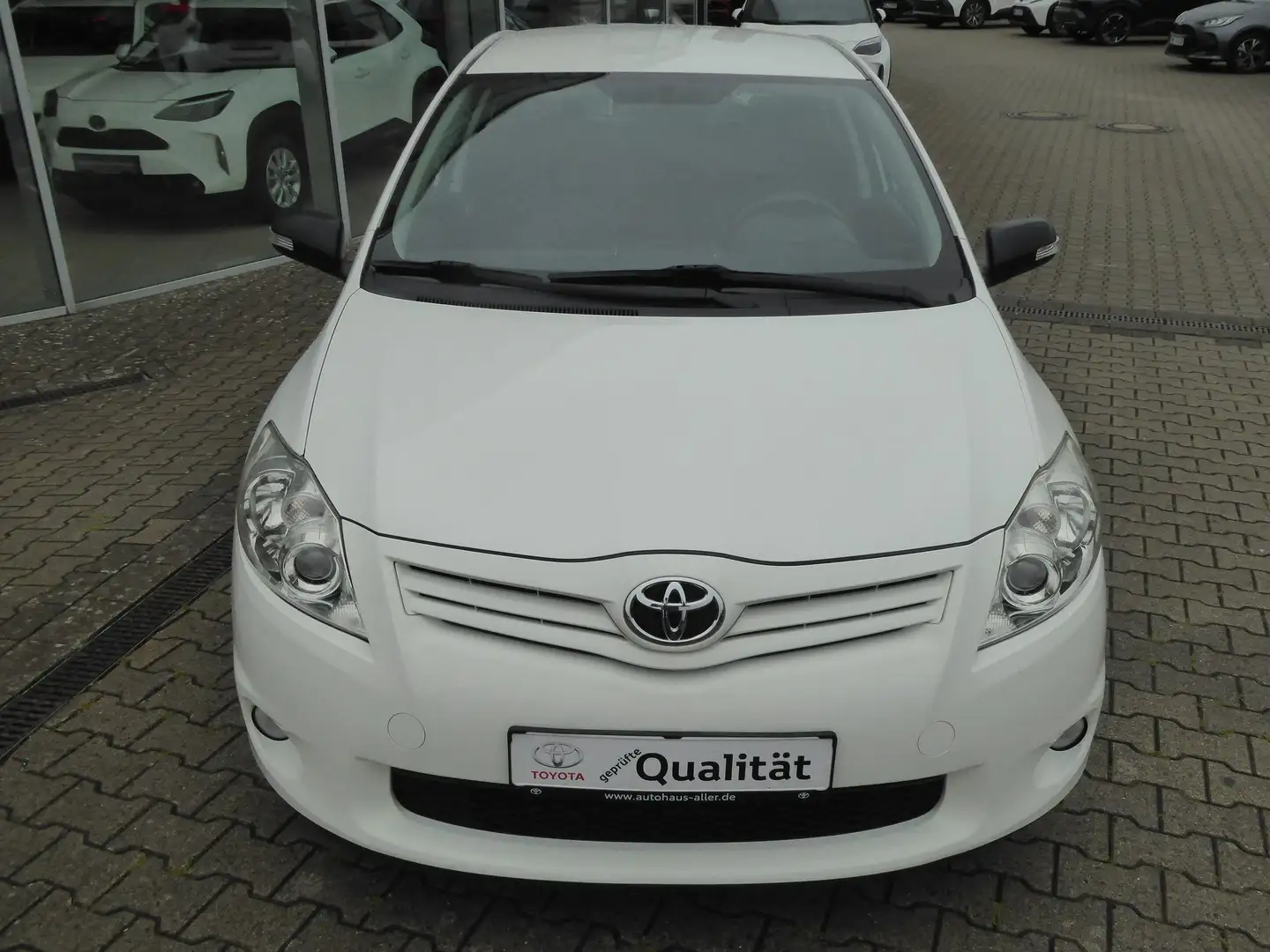 Toyota Auris 1,6 l Edition Weiß - 2