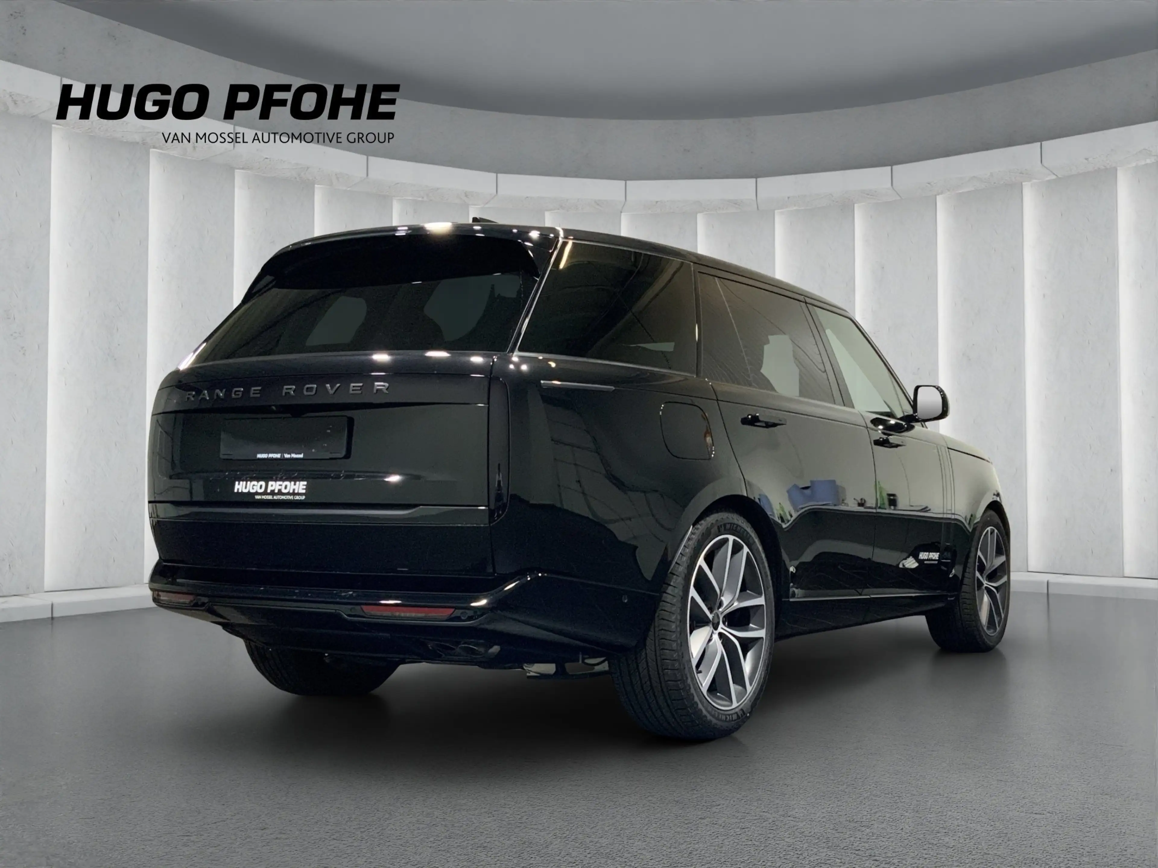 Land Rover Range Rover HSE 4.4 P530 Lang Geländewagen. 390 kW. 5-türig — photo 2