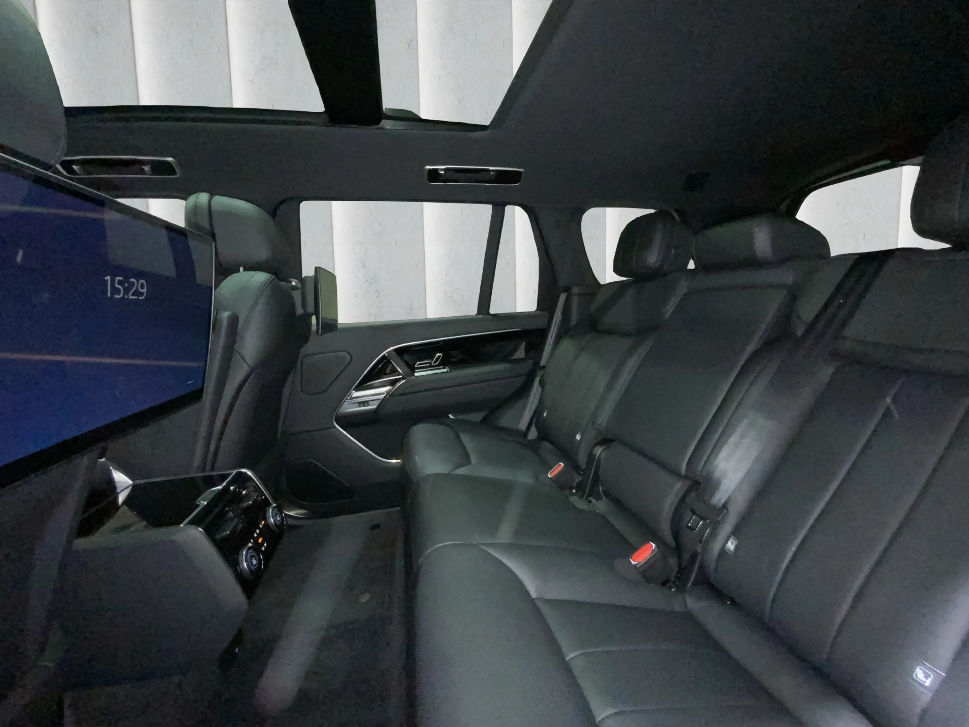 Land Rover Range Rover HSE 4.4 P530 Lang Geländewagen. 390 kW. 5-türig — photo 8