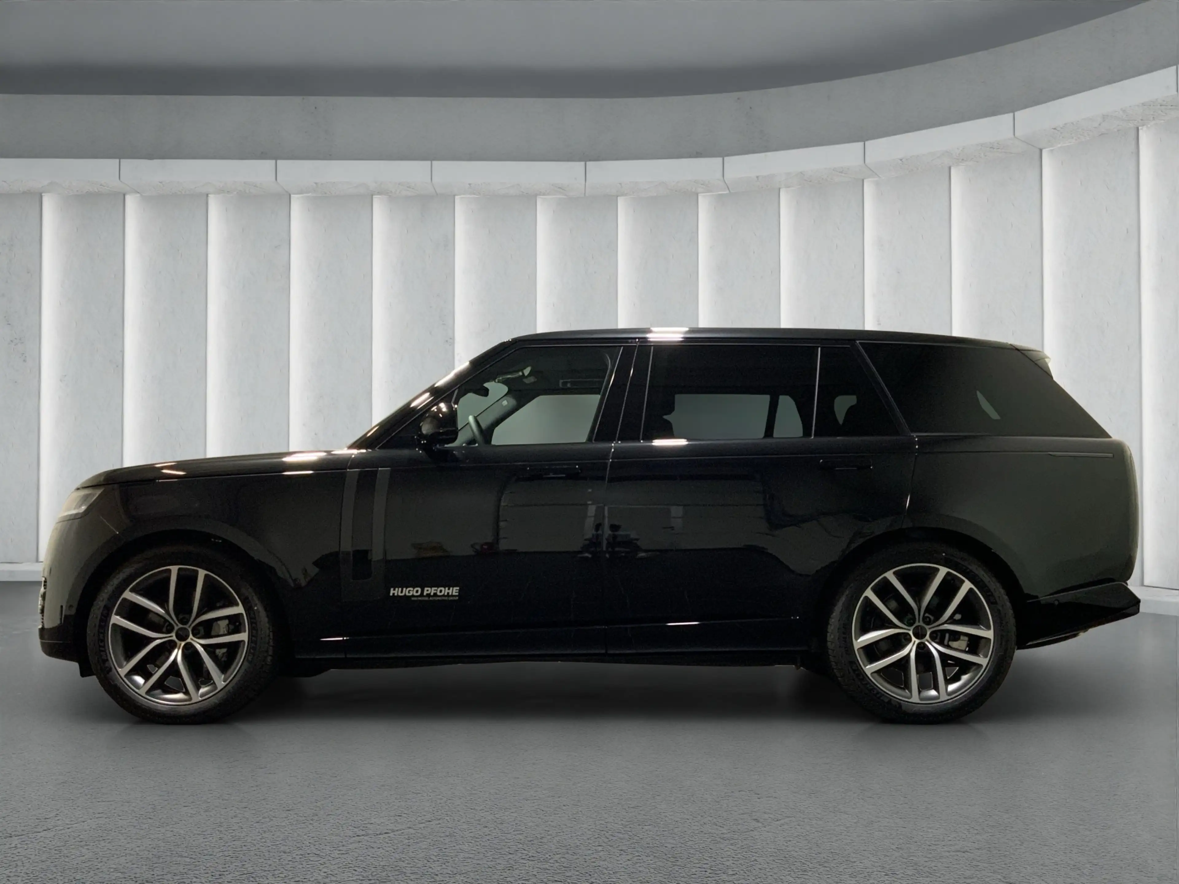 Land Rover Range Rover HSE 4.4 P530 Lang Geländewagen. 390 kW. 5-türig — photo 5