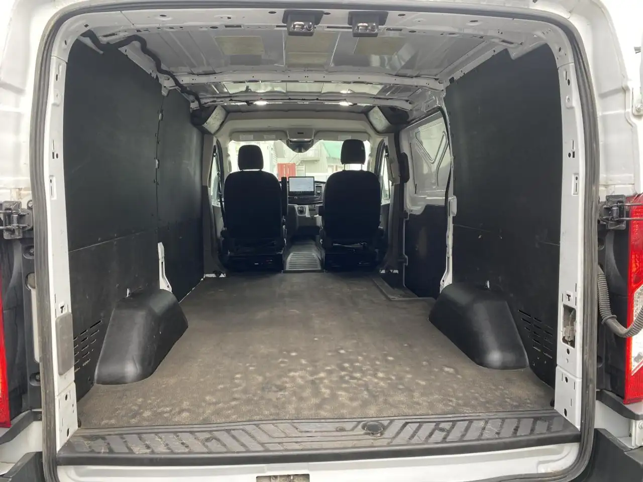 Ford E-Transit photo Ford E-Transit