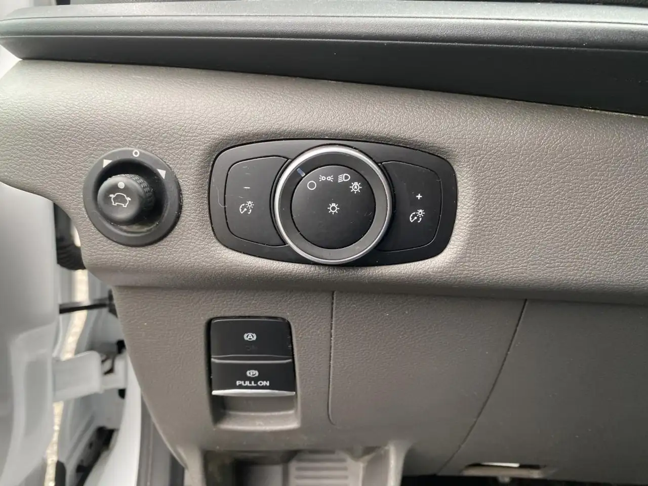 Ford E-Transit photo Ford E-Transit