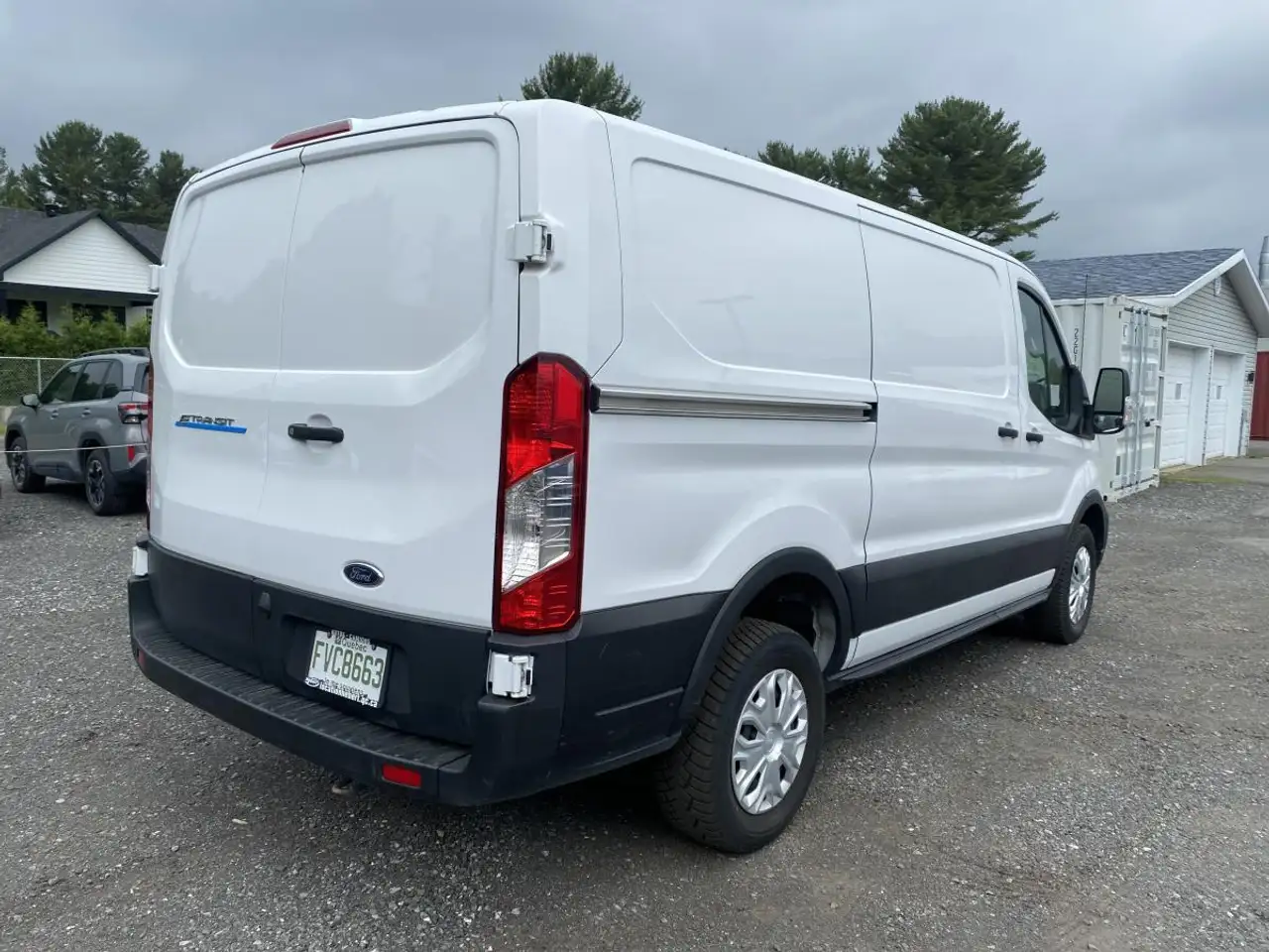 Ford E-Transit photo Ford E-Transit