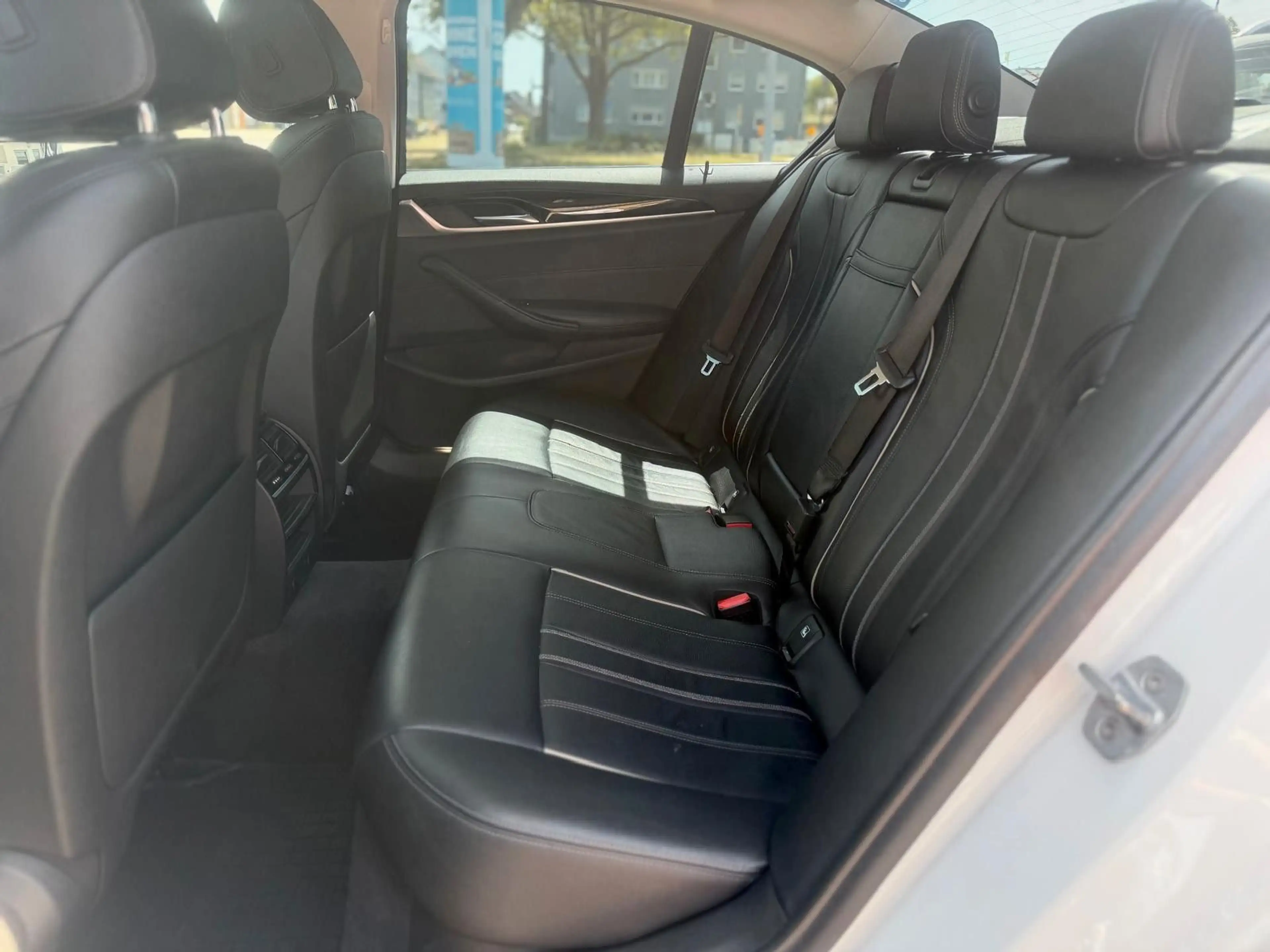 BMW 525 5 Limousine 525 d Luxury Line — photo 5
