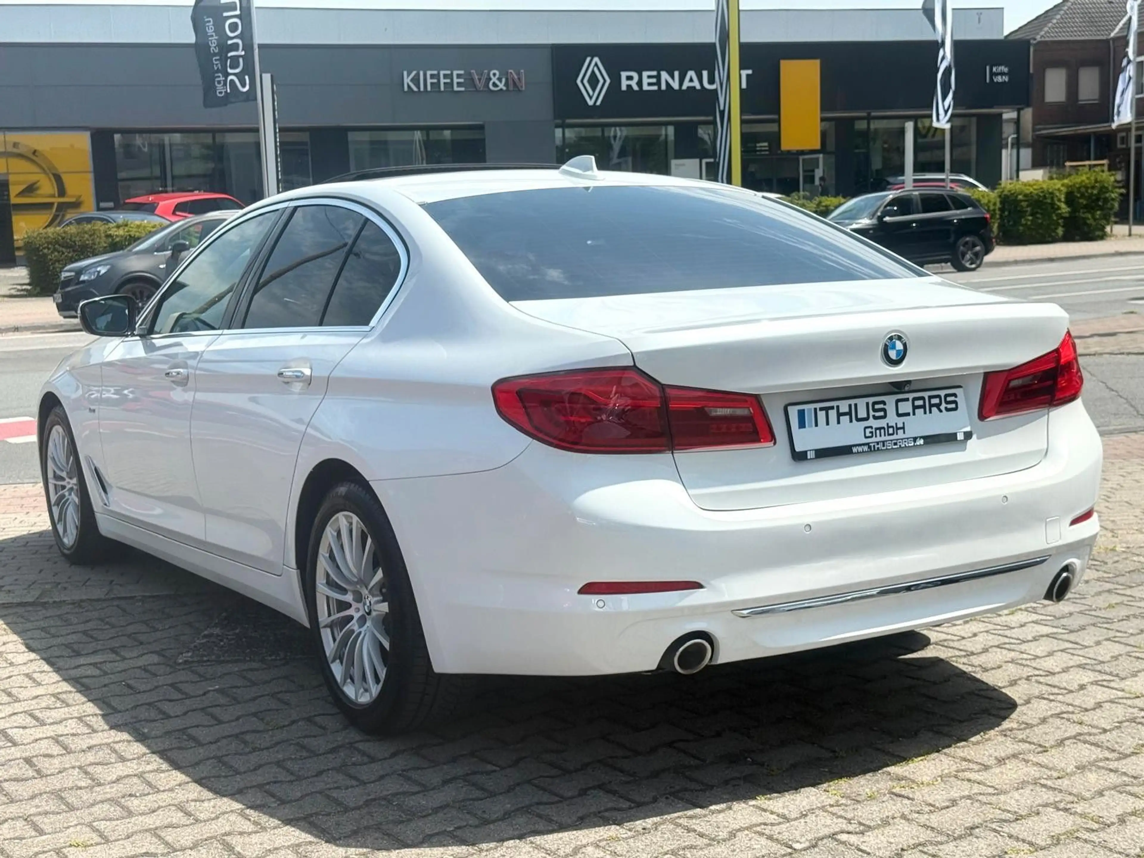 BMW 525 5 Limousine 525 d Luxury Line — photo 3