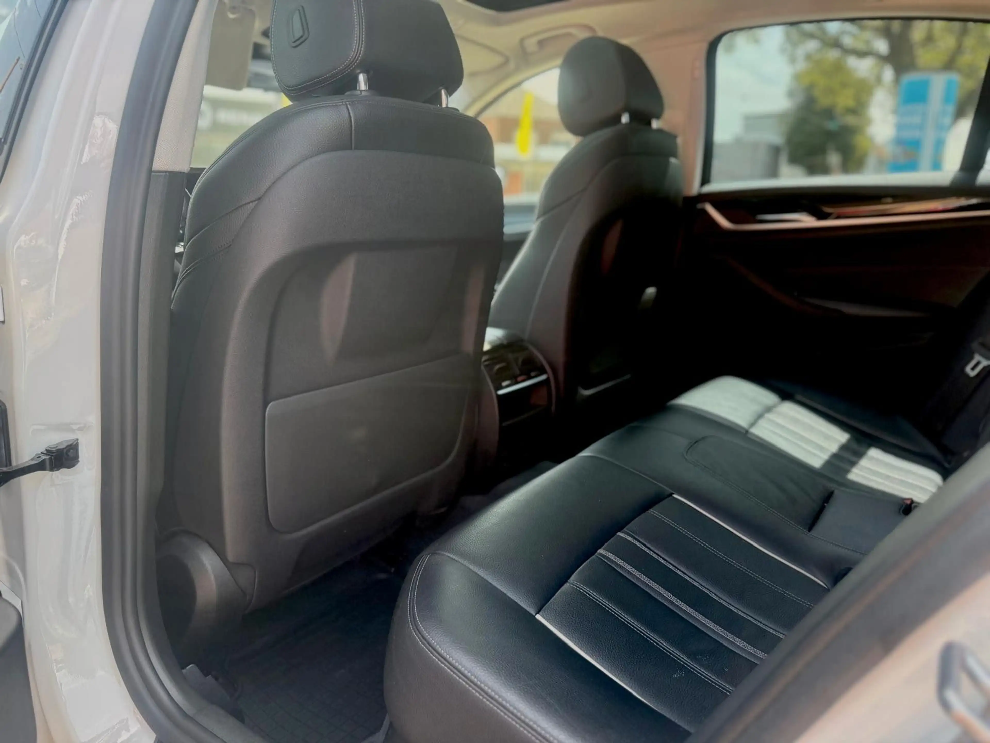 BMW 525 5 Limousine 525 d Luxury Line — photo 6