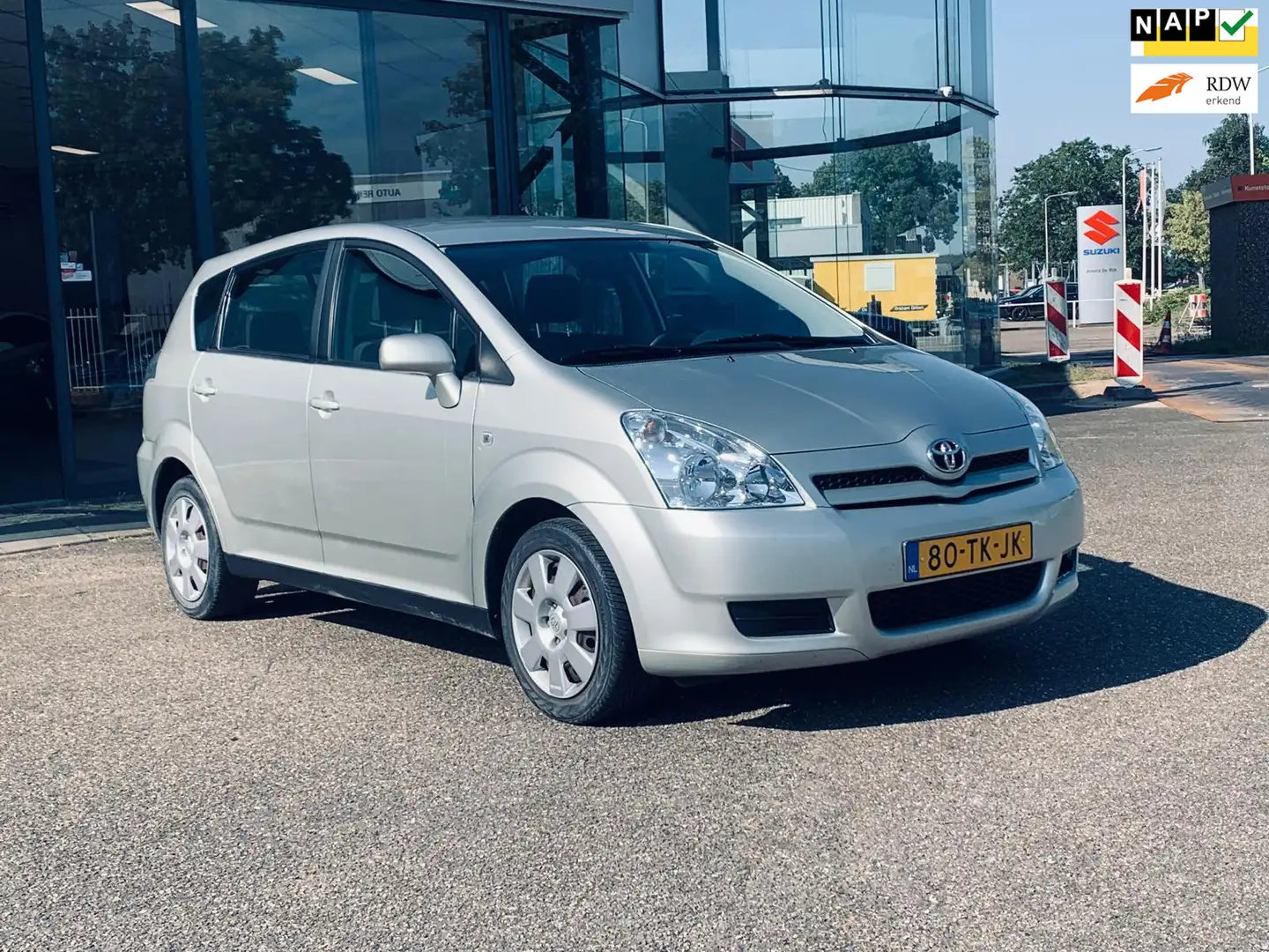 Toyota Verso 1.6 VVT-i Terra, Airco, Trekhaak, NAP, APK Gri - 1