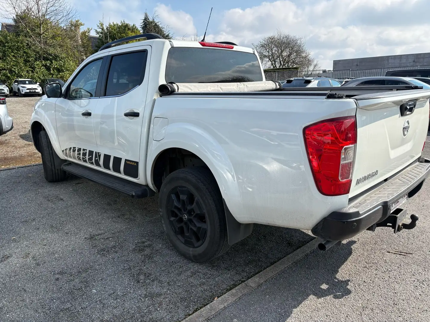 Nissan Navara 2.3 dCi 4WD N-Guard - 2