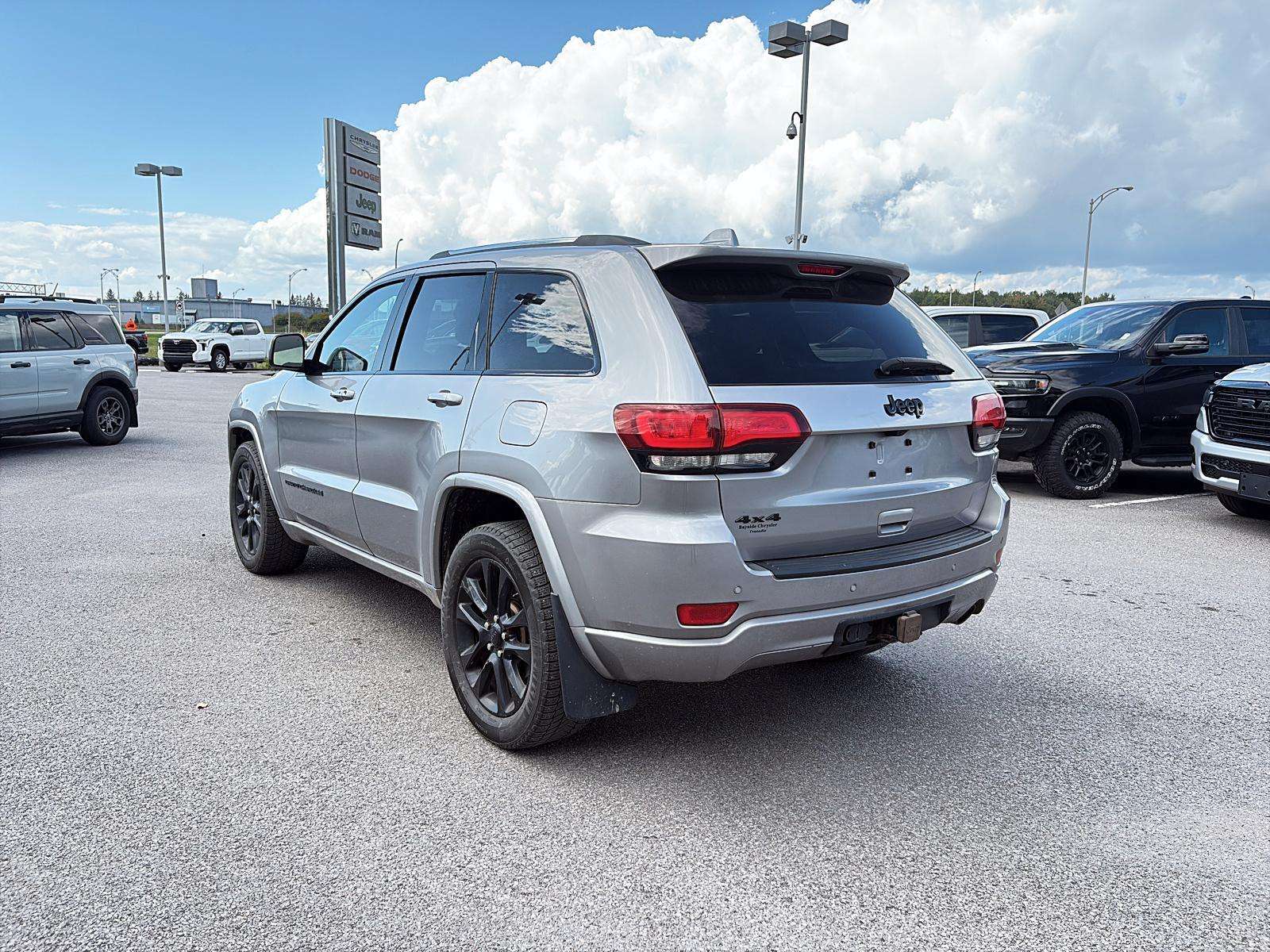 2021 Jeep Grand Cherokee ALTITUDE 4X4 + ECRAN 8'' NAV + TOIT OUVRANT + CUIR — снимка 1