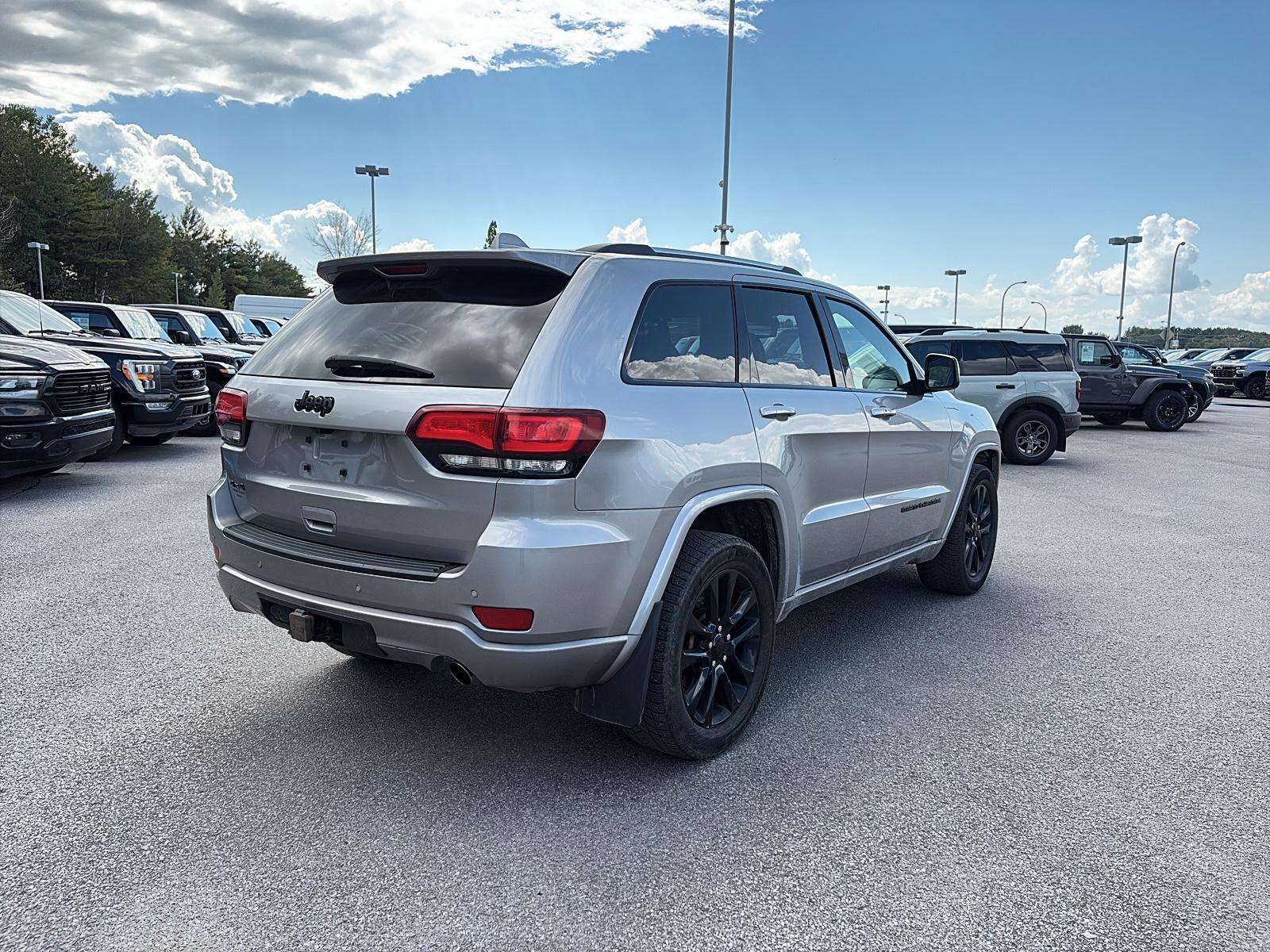 2021 Jeep Grand Cherokee ALTITUDE 4X4 + ECRAN 8'' NAV + TOIT OUVRANT + CUIR — снимка 1