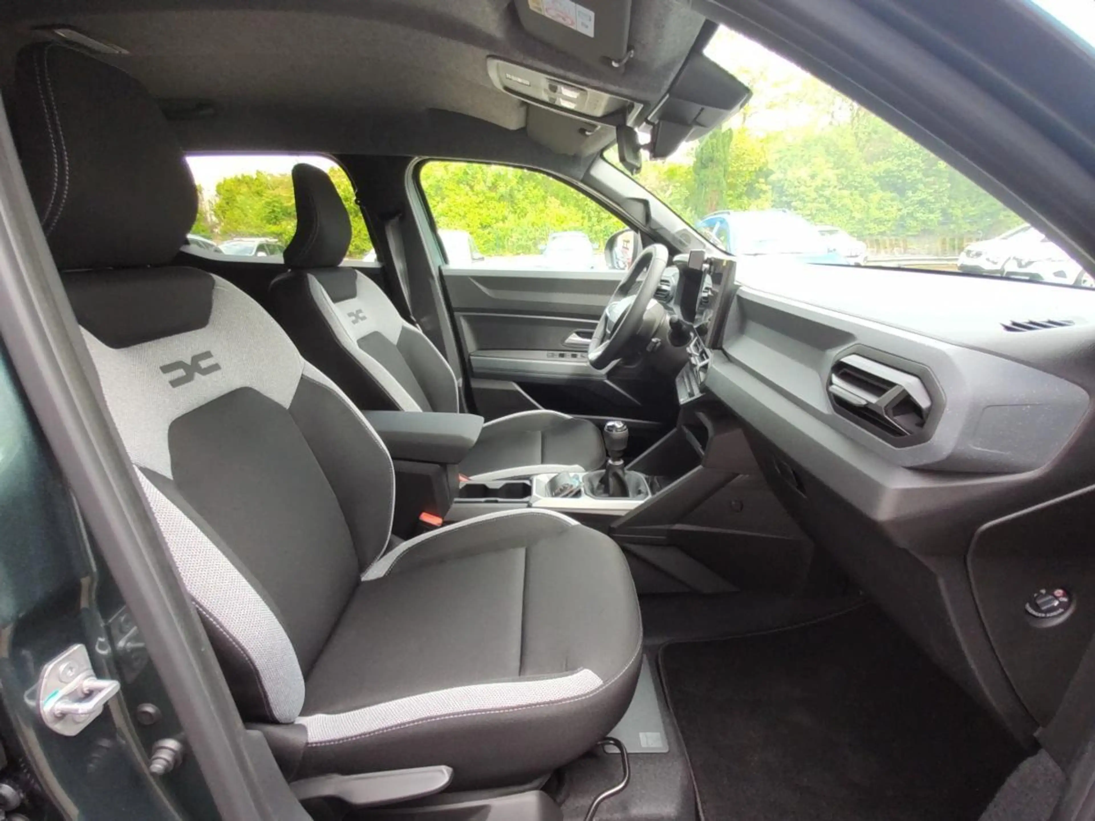 Dacia Duster Journey mild hybrid 140 — photo 10