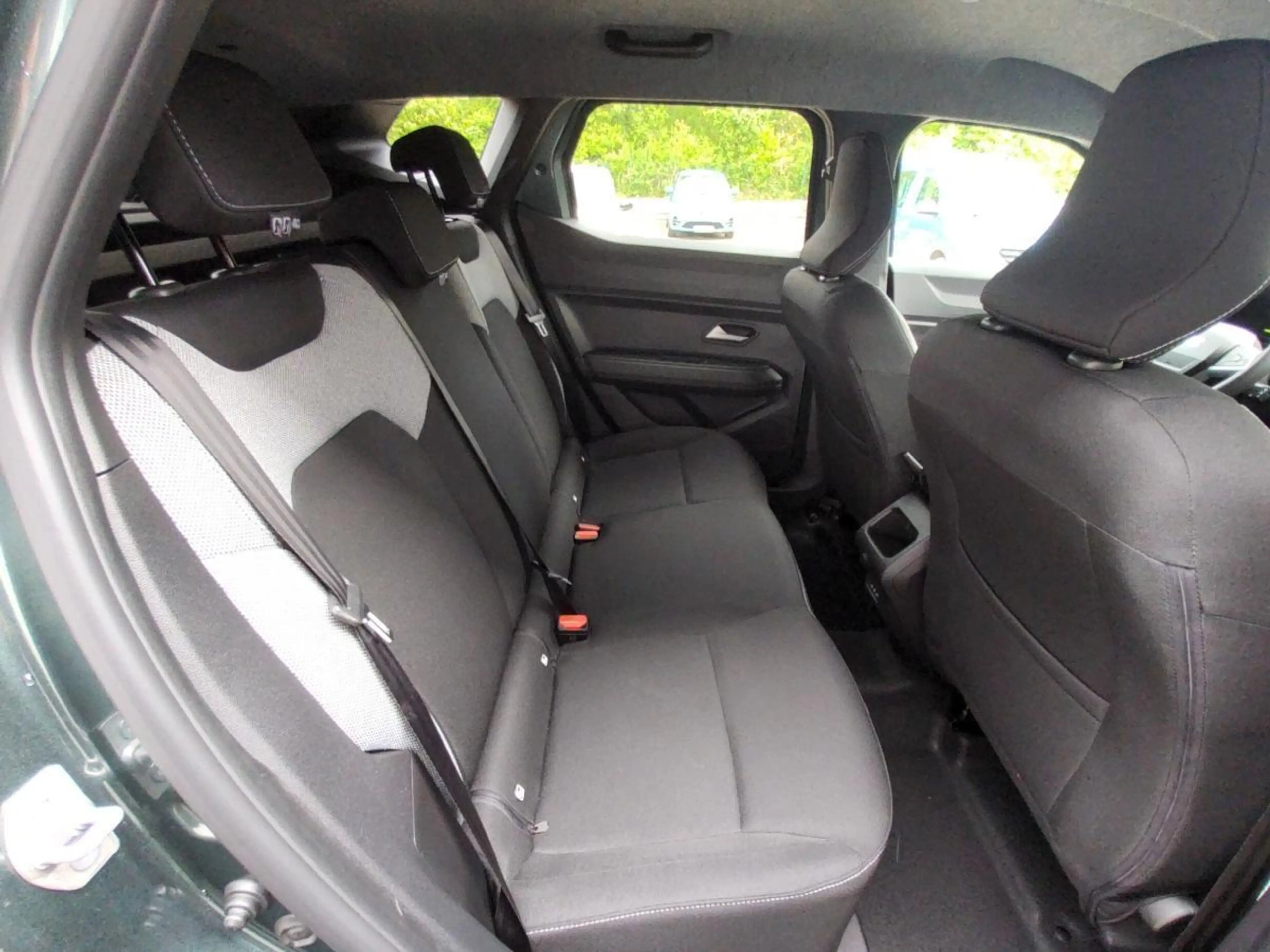 Dacia Duster Journey mild hybrid 140 — photo 11