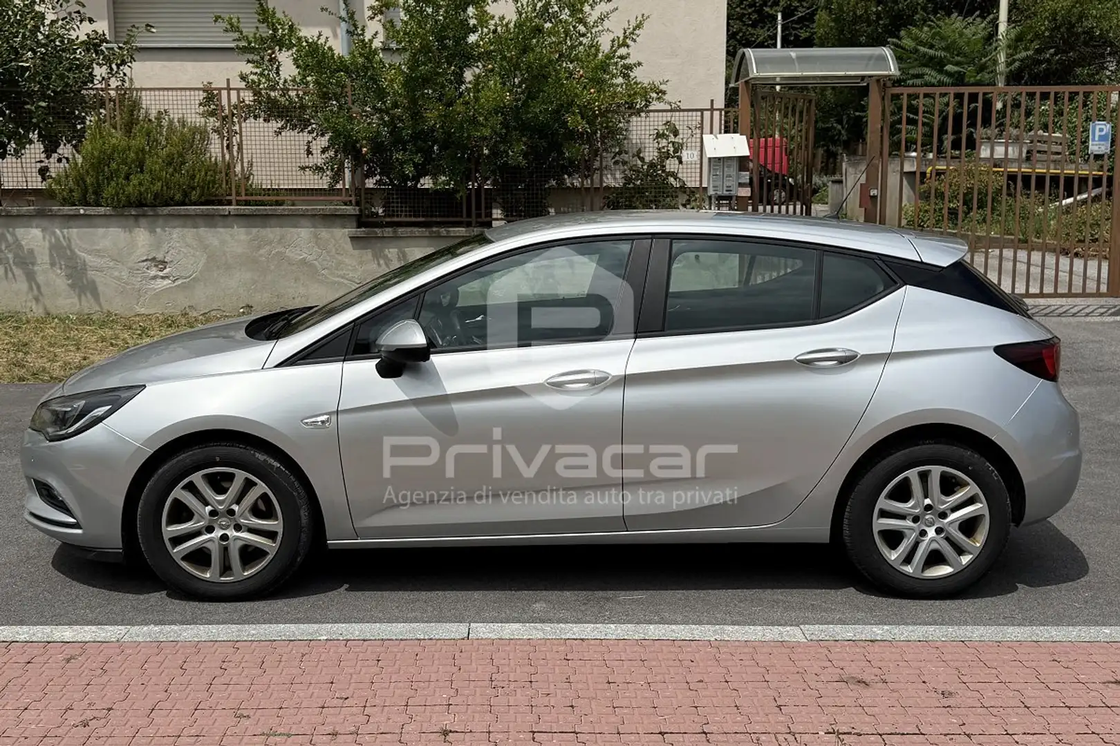 Opel Astra Astra 1.6 CDTi 110CV Start&Stop 5 porte Business Plateado - 1