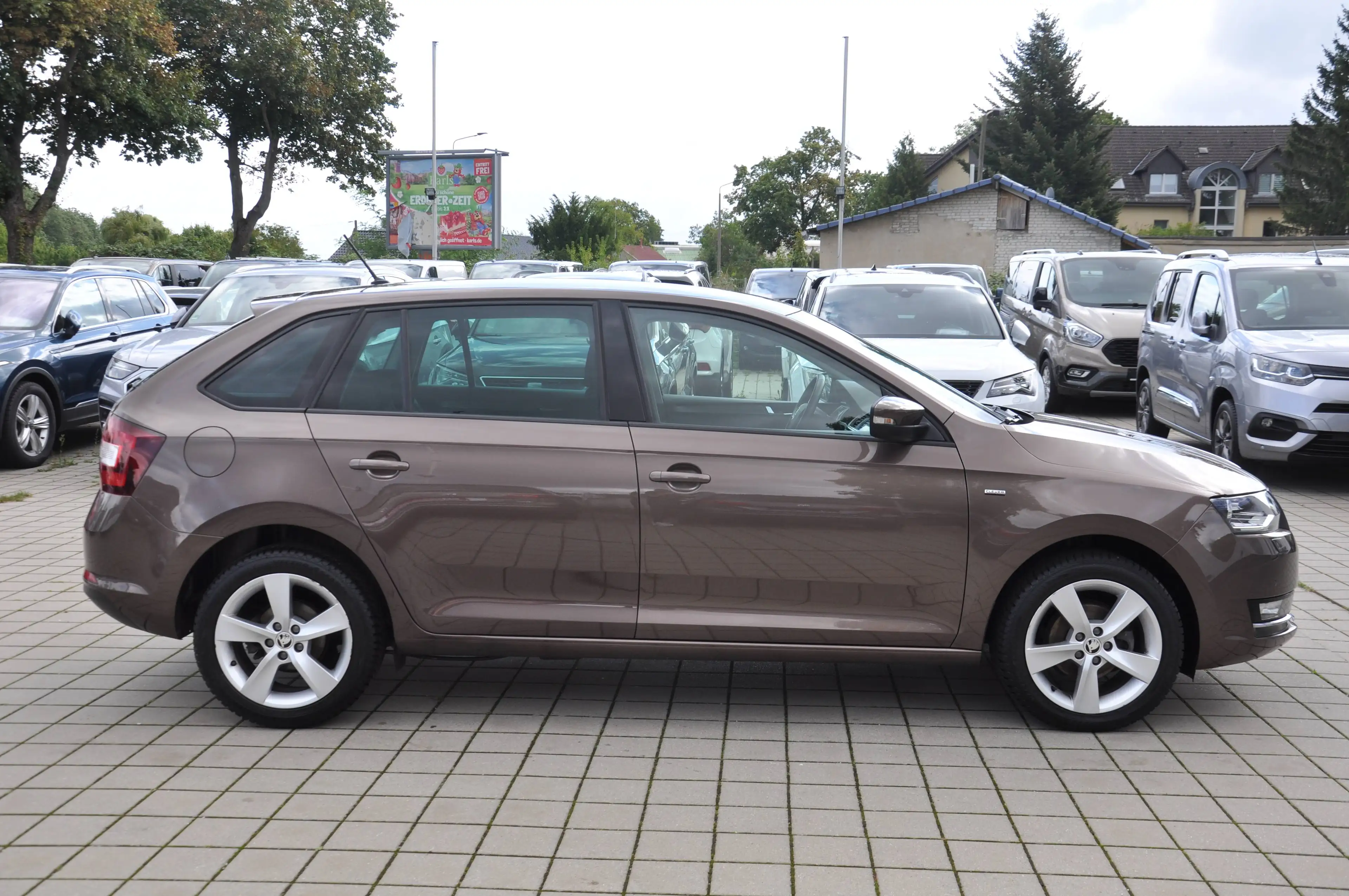 Skoda Rapid/Spaceback Rapid Spaceback Clever XENON-KLIMATRONIC-SHZ-PDC-TEMPOMAT-ALLWETTER-APPLE-ANDROID-DAB — photo 9