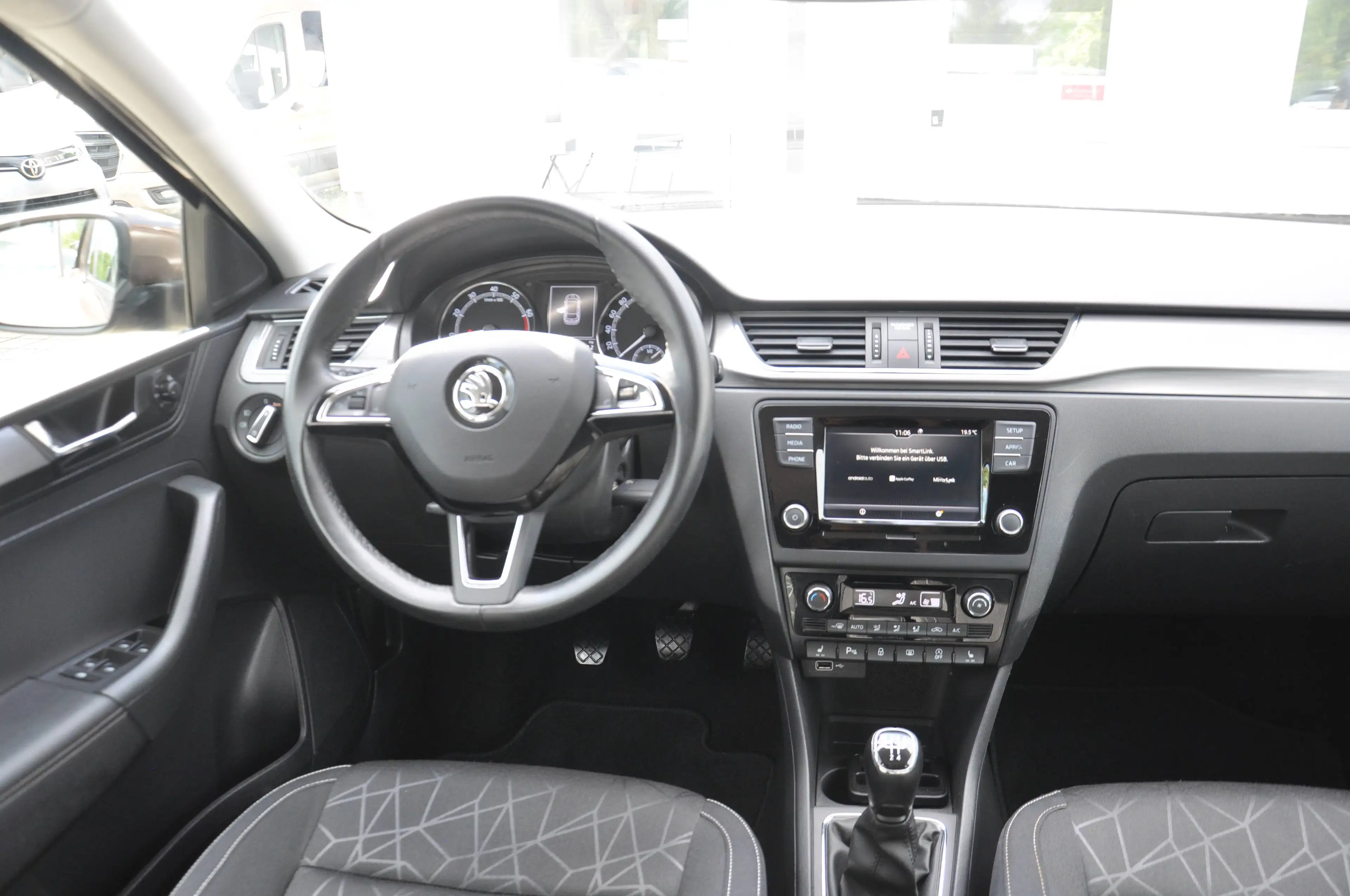 Skoda Rapid/Spaceback Rapid Spaceback Clever XENON-KLIMATRONIC-SHZ-PDC-TEMPOMAT-ALLWETTER-APPLE-ANDROID-DAB — photo 14