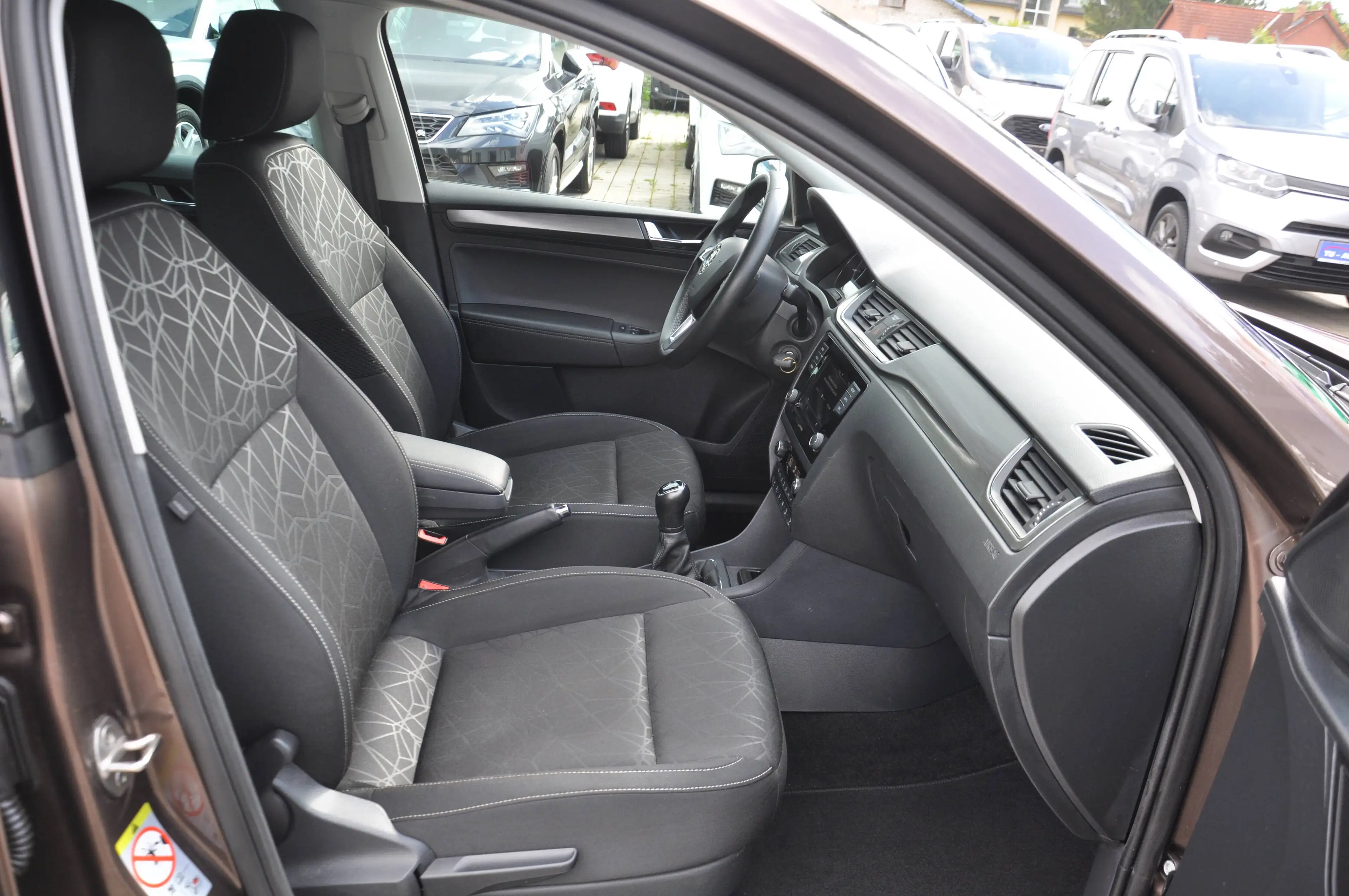 Skoda Rapid/Spaceback Rapid Spaceback Clever XENON-KLIMATRONIC-SHZ-PDC-TEMPOMAT-ALLWETTER-APPLE-ANDROID-DAB — photo 15