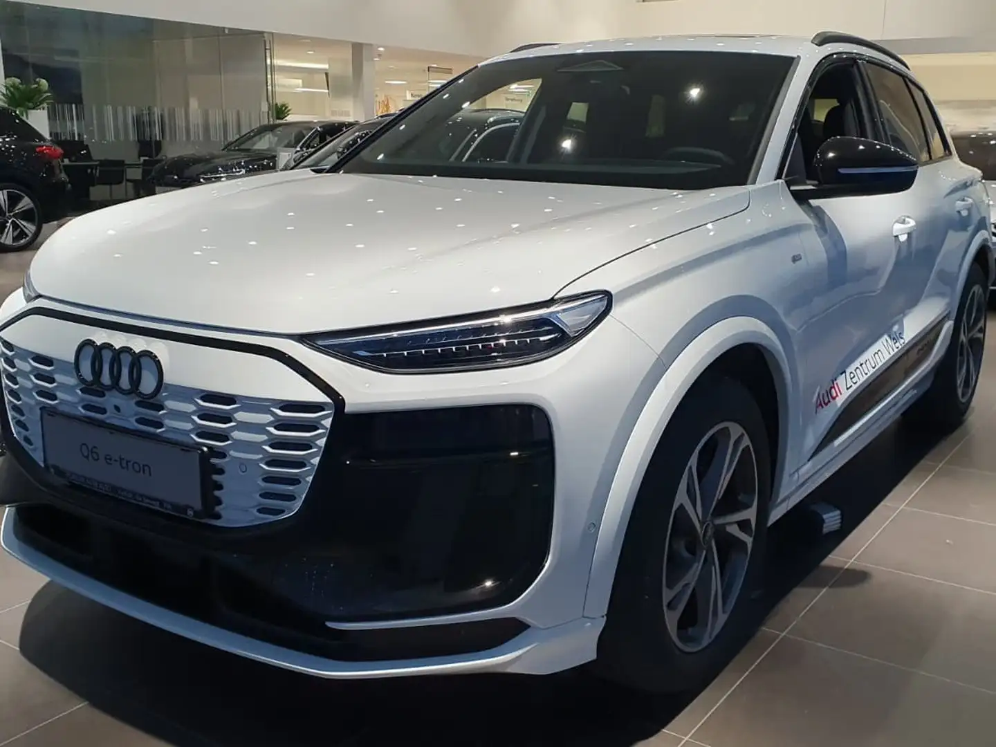 Audi Q6 e-tron e-tron quattro Weiß - 1