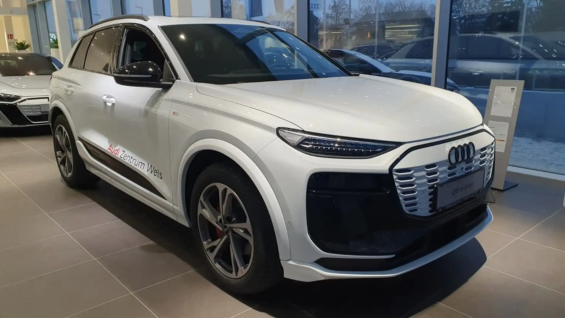 Audi Q6 e-tron e-tron quattro Weiß - 2