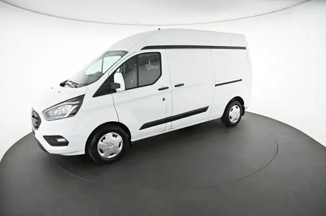 Ford Transit Custom view 3