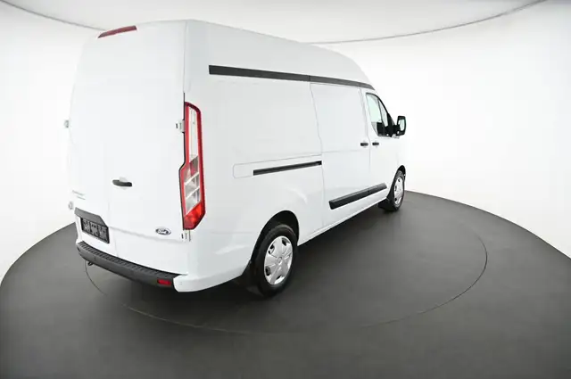 Ford Transit Custom view 2