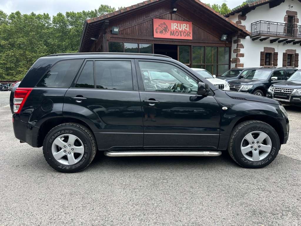 Suzuki Grand Vitara 2.0 JLX-A - foto 1