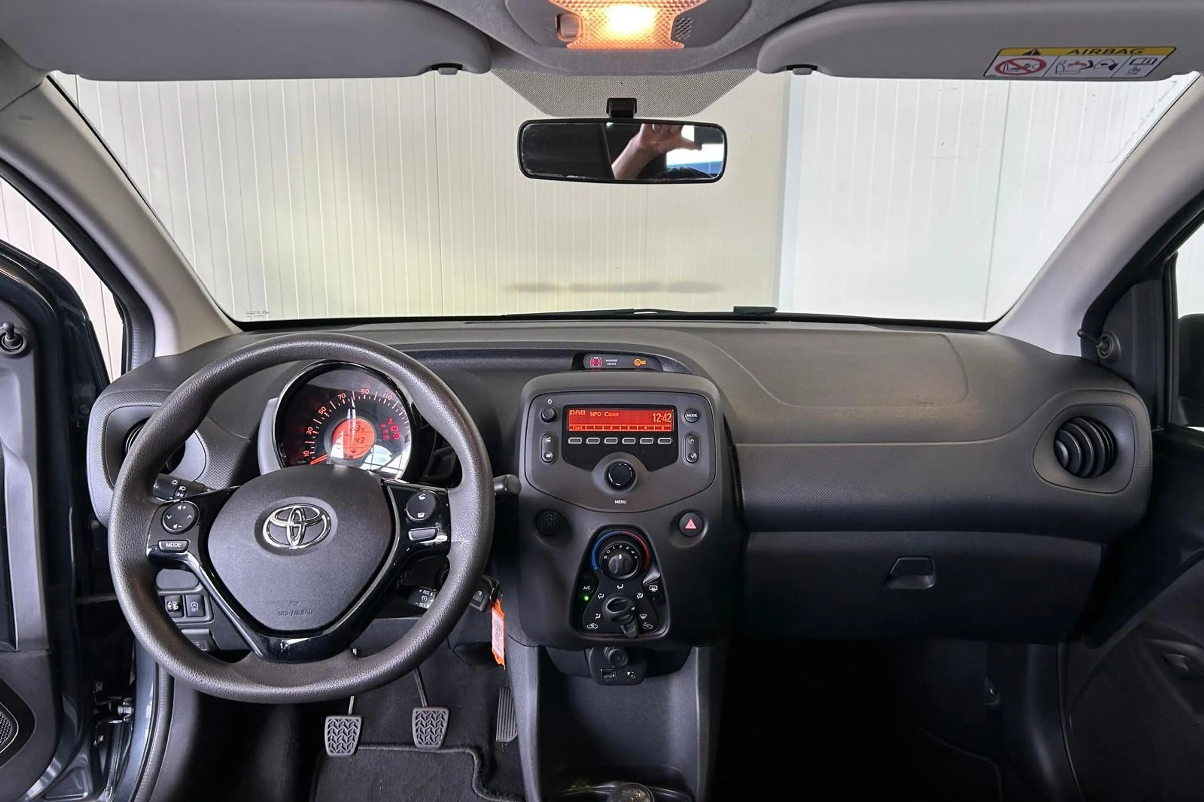 Toyota Aygo 1.0 VVT-i X-Fun, Airco, Bluetooth — photo 3