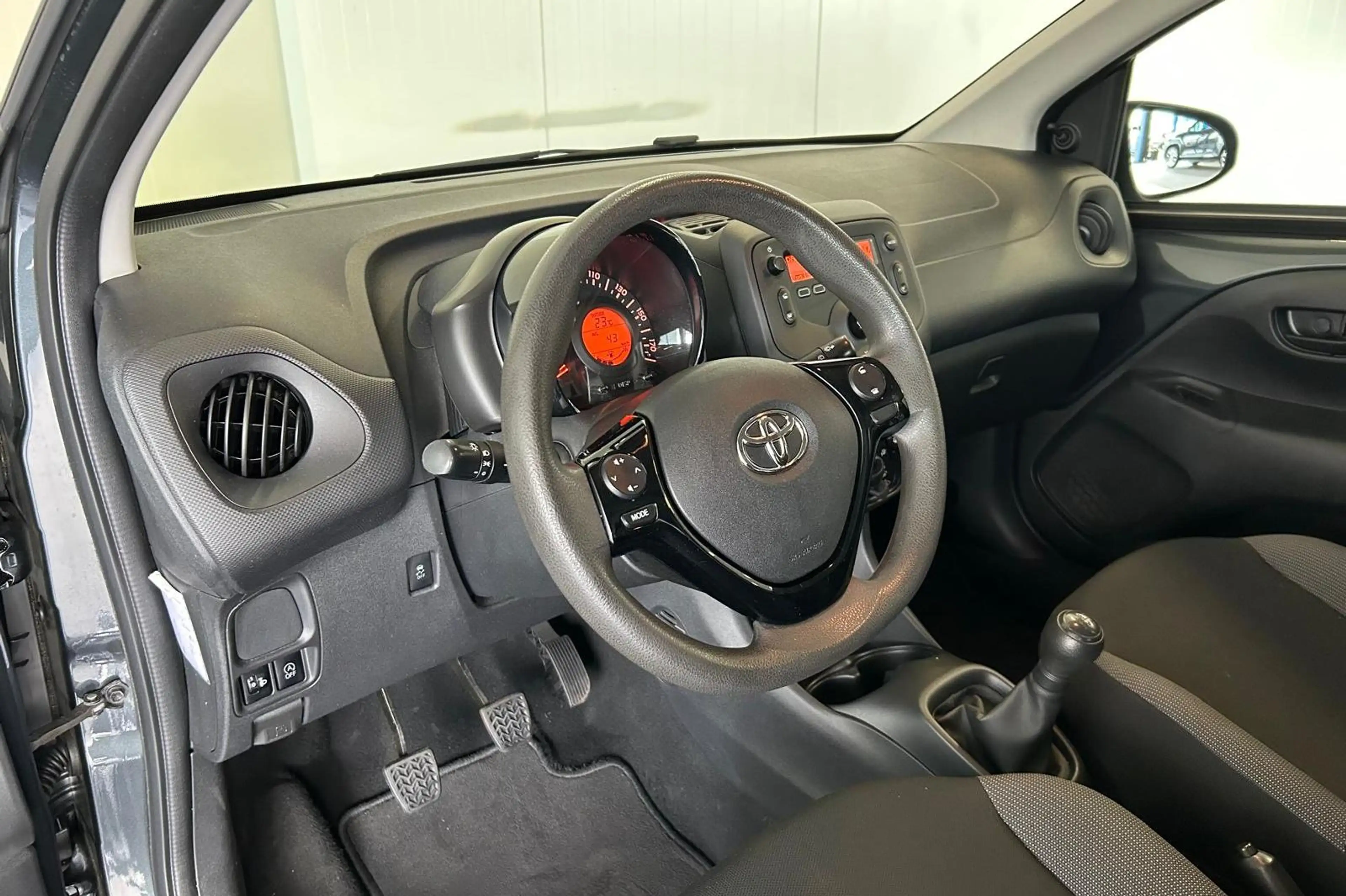 Toyota Aygo 1.0 VVT-i X-Fun, Airco, Bluetooth — photo 7