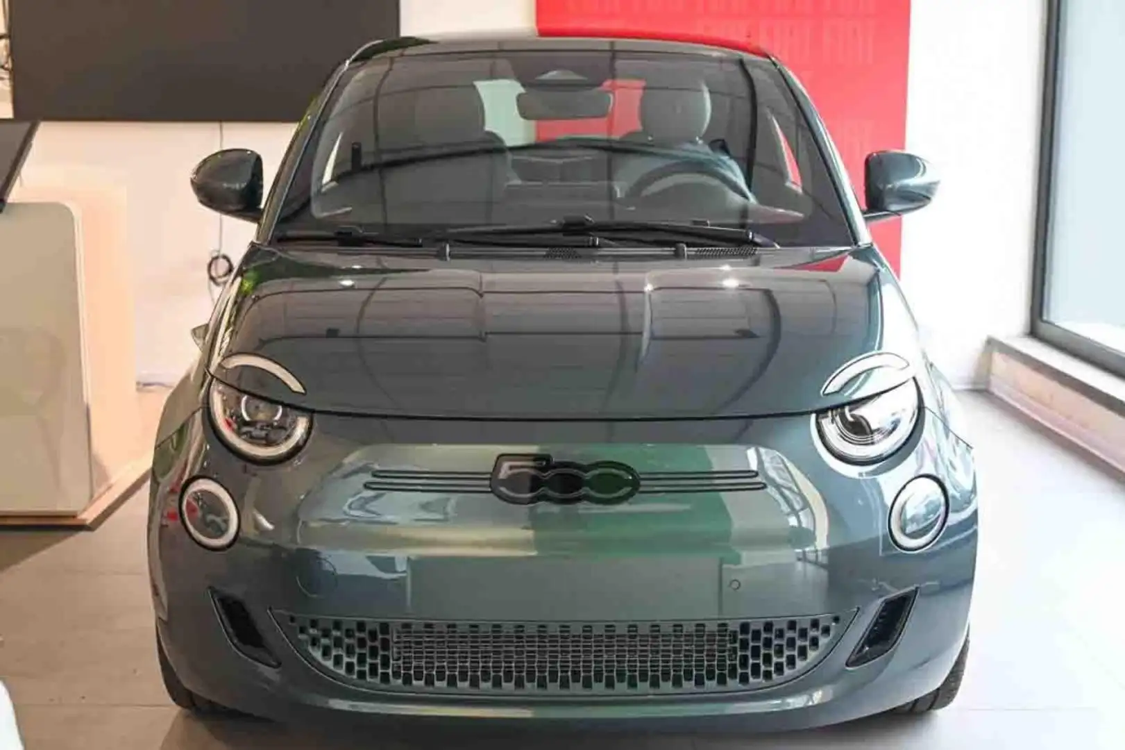 Fiat 500e Berlina 42 kWh Giorgio Armani Verde - 2