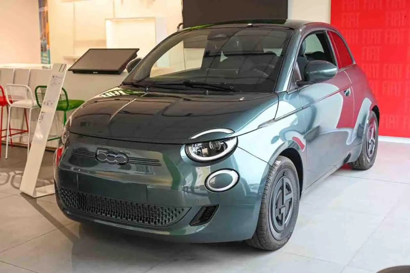 Fiat 500e Berlina 42 kWh Giorgio Armani Verde - 1