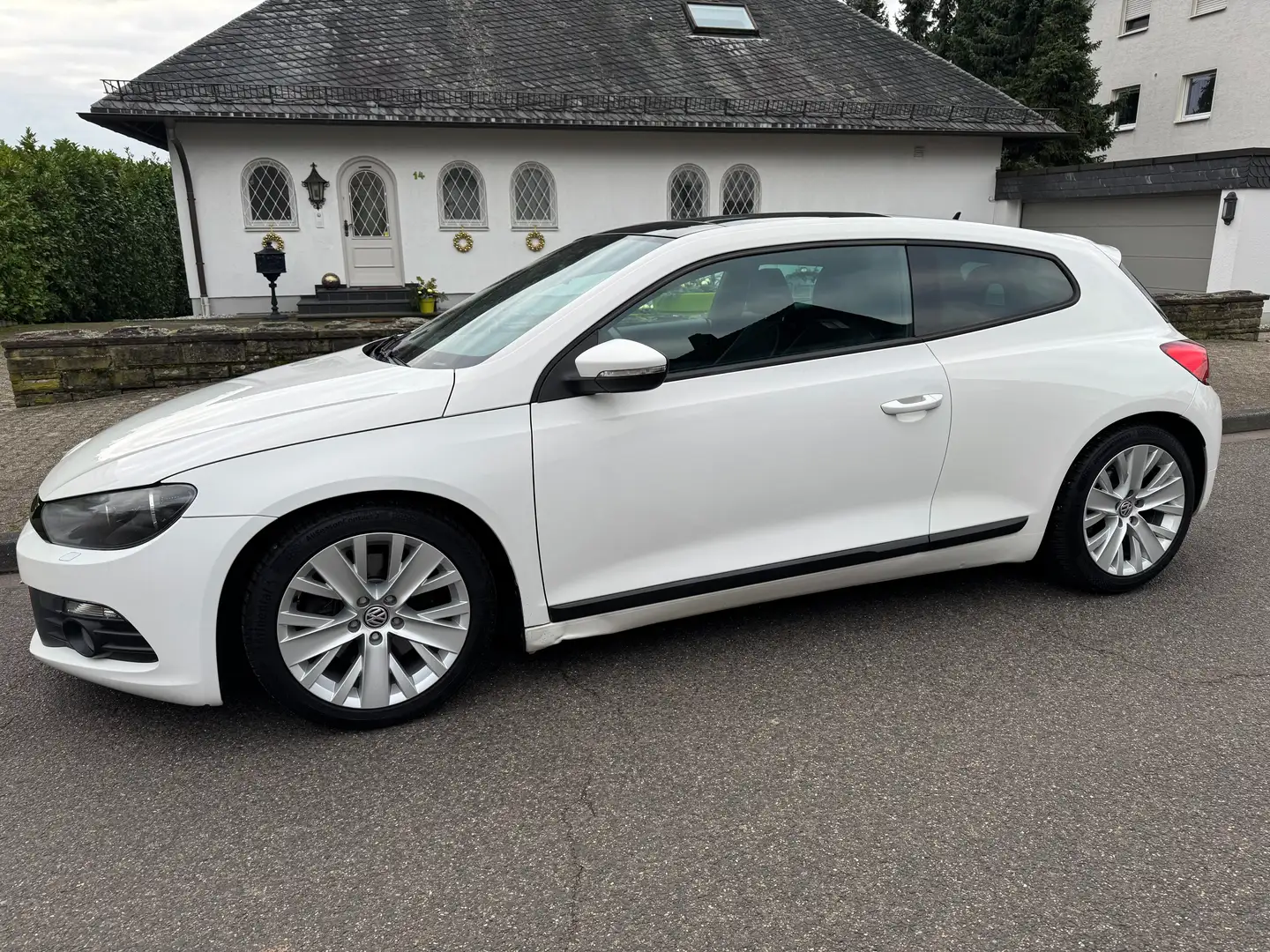 Volkswagen Scirocco 2.0 TSI 270 PS  Tüv 04/2027 Blanc - 2