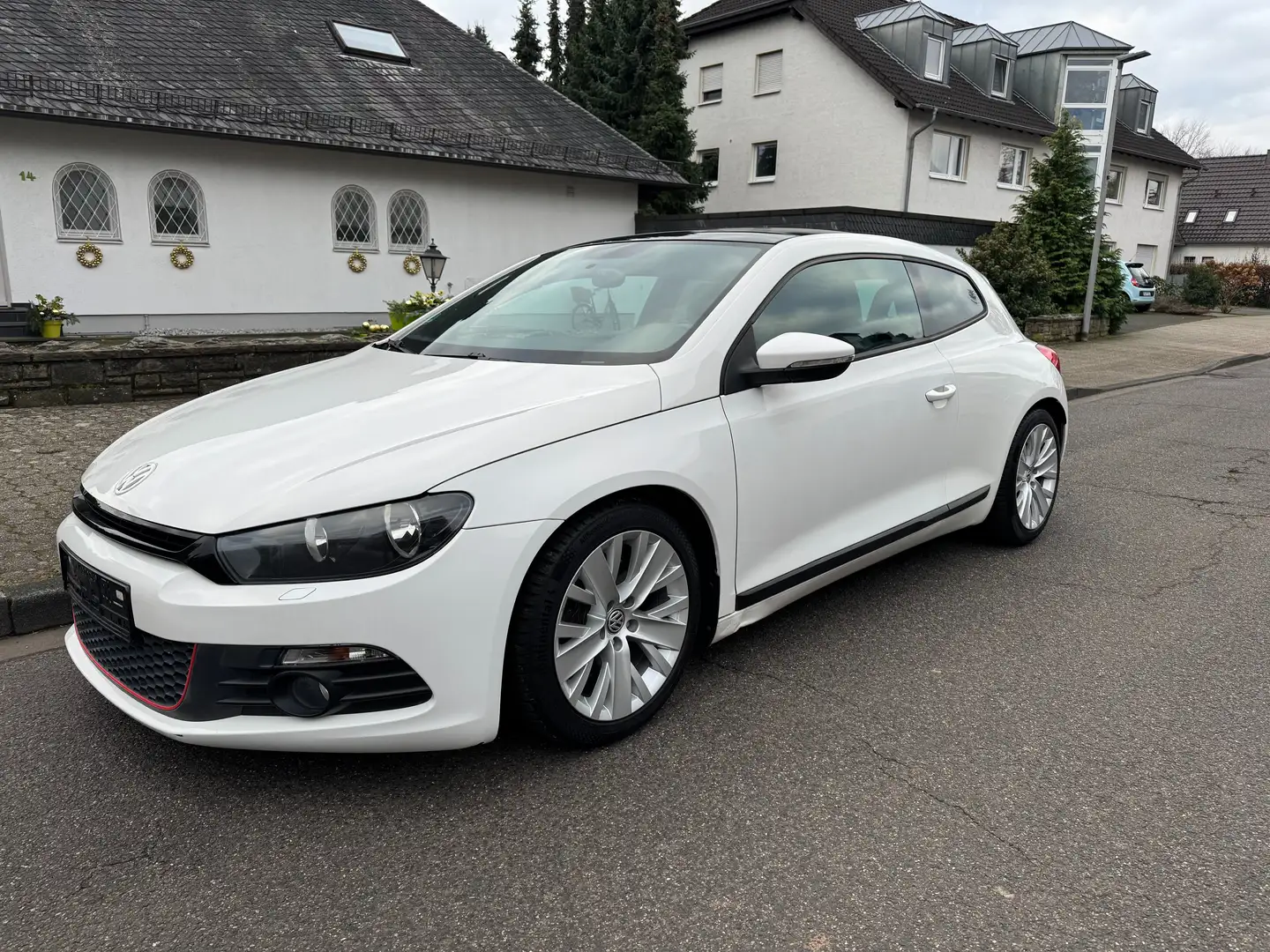 Volkswagen Scirocco 2.0 TSI 270 PS  Tüv 04/2027 Blanc - 1