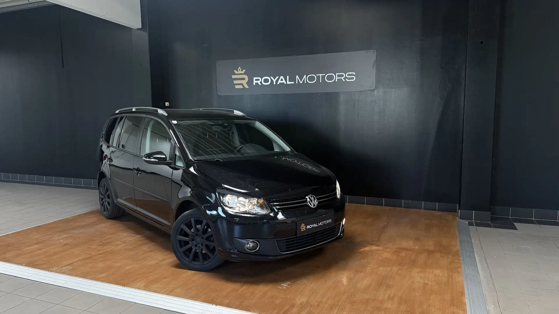 Volkswagen Touran Comfortline / 7-Sitzer Schwarz - 1
