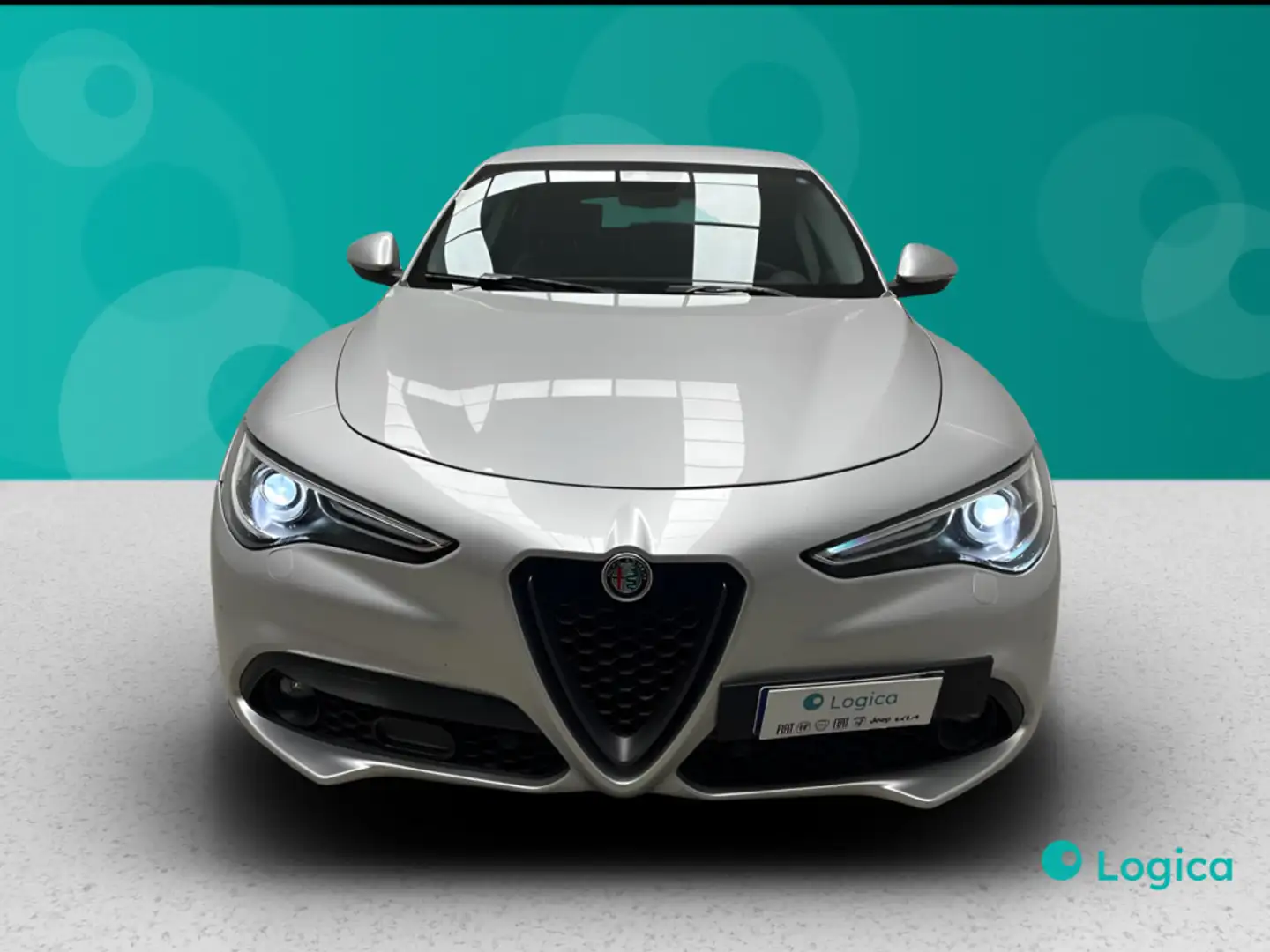 Alfa Romeo Stelvio 2.2 Turbo Executive Stříbrná - 2