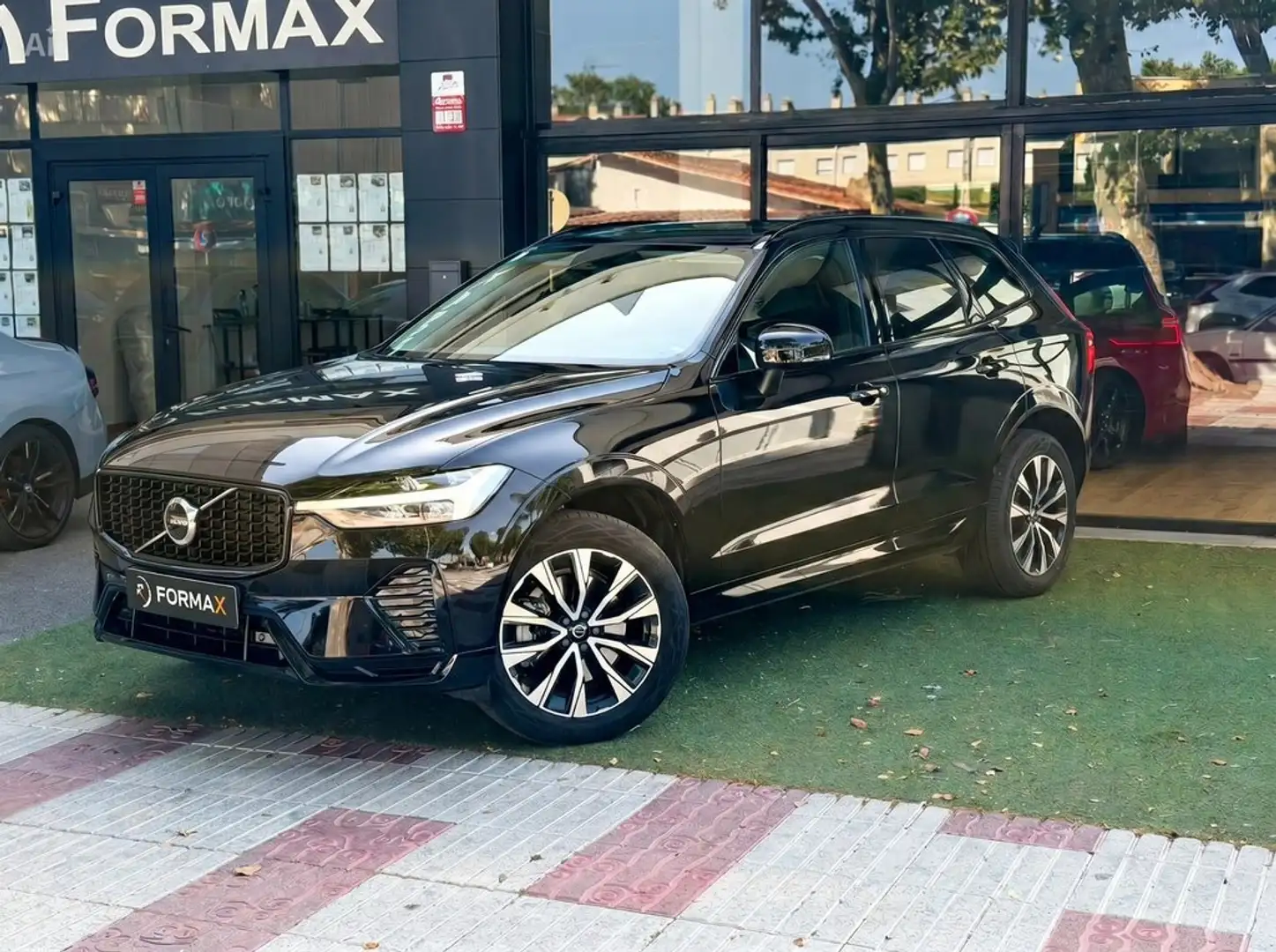 Volvo XC60 2.0 B4 G Plus Dark Auto Negro - 1