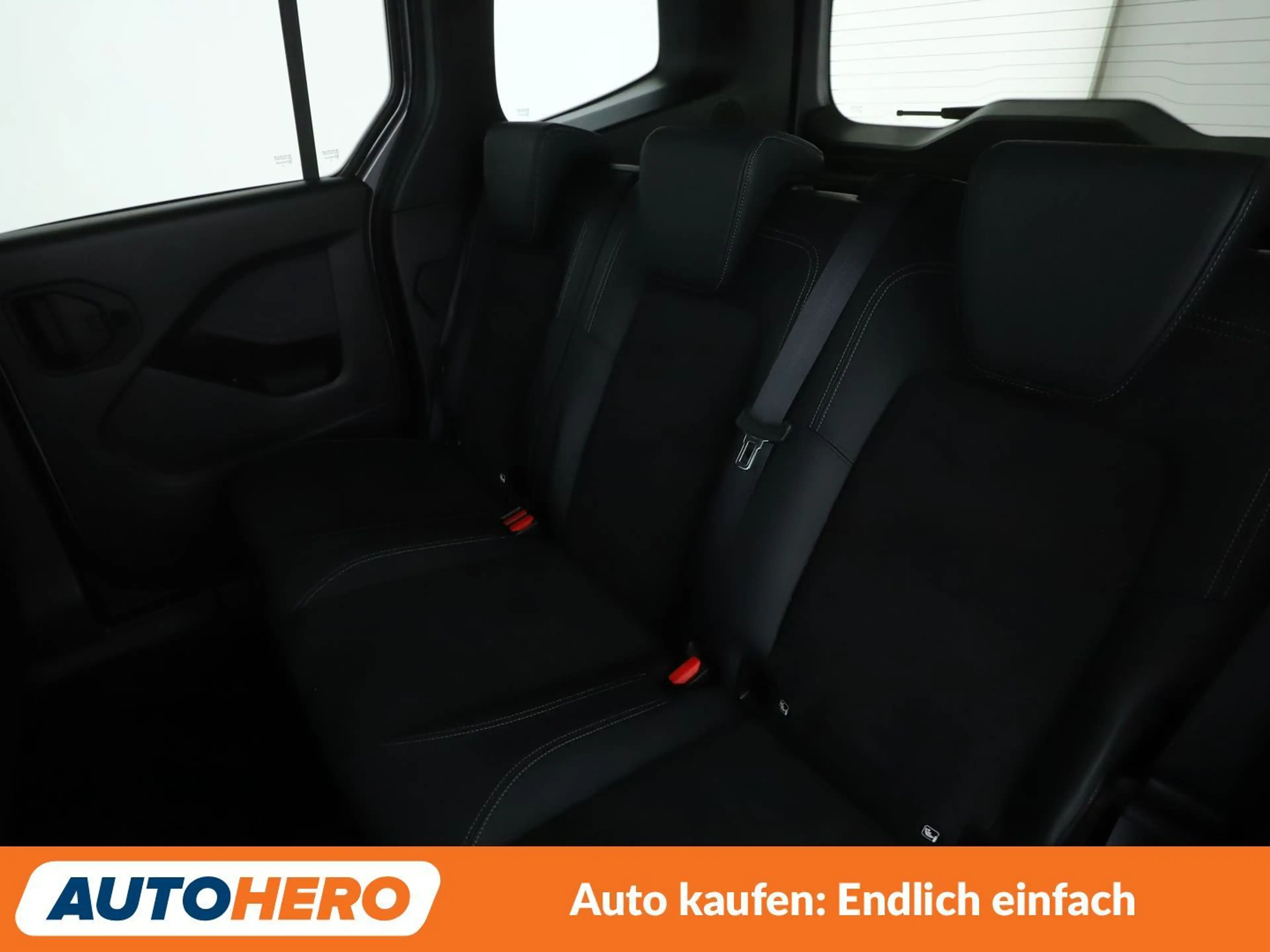 Mercedes-Benz T-Class T 180 d Progressive — photo 14