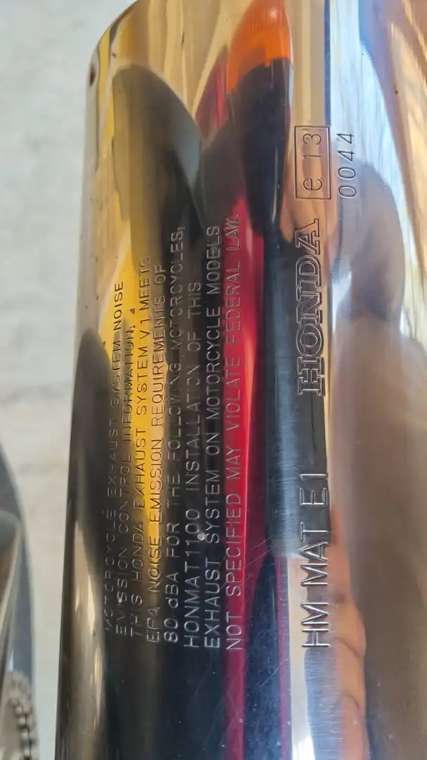 Honda CBR 1100 superblackbird Rojo - 2