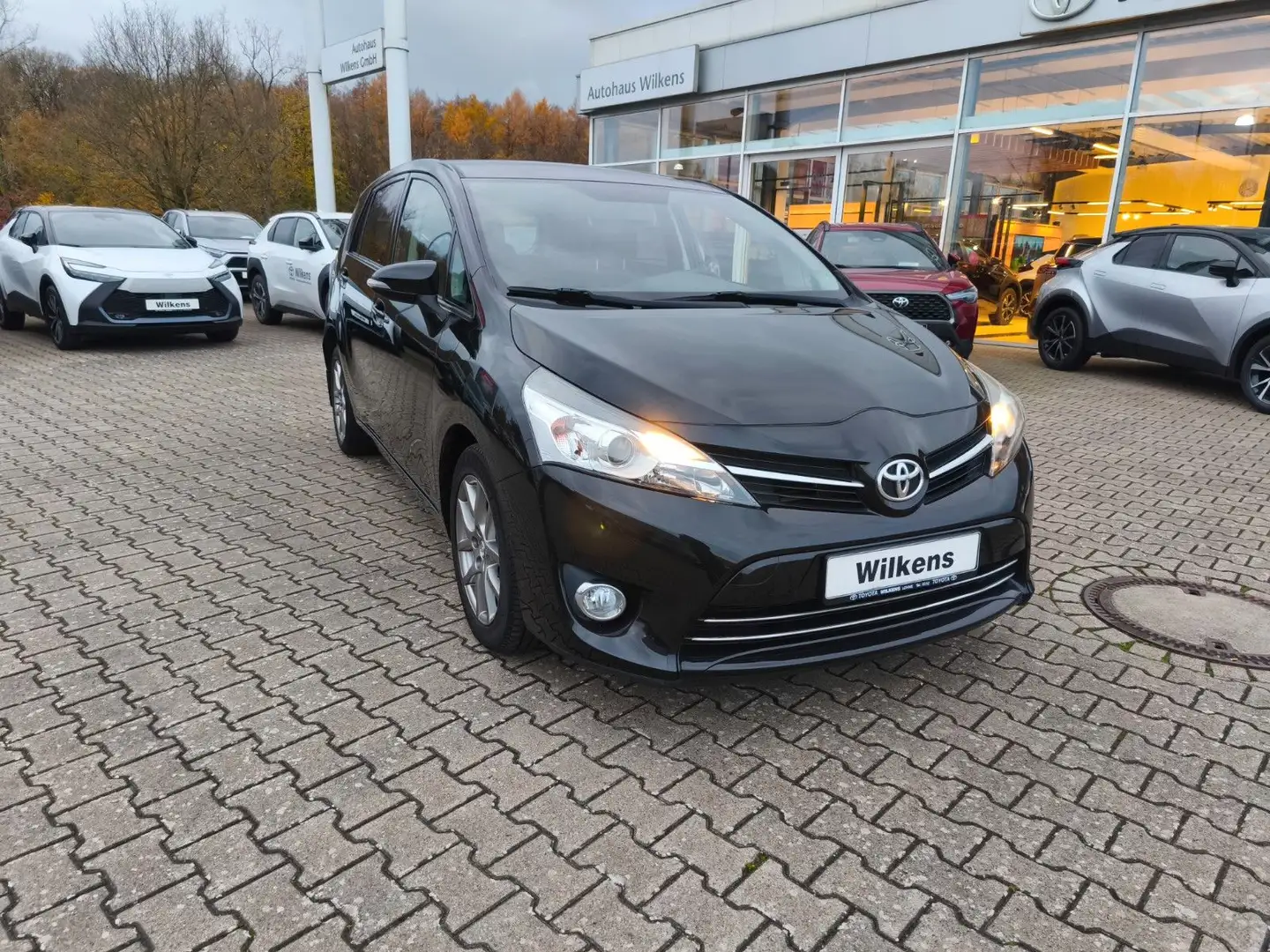 Toyota Verso Life Schwarz - 1