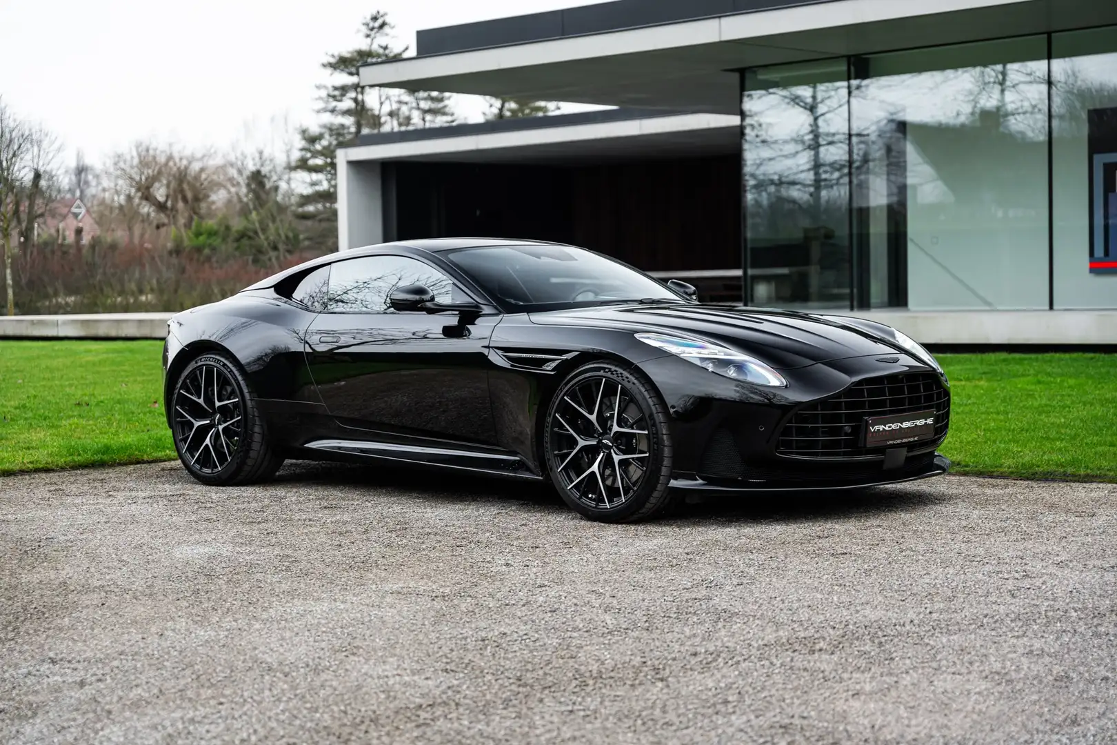 Aston Martin DB12 COUPE/B&W/SEAT VENT/BLACK PACK/FULL BLACK/360° Noir - 1