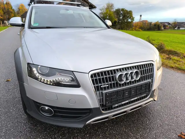 Audi A4 allroad quattro 2.0 TDI"XENON"AHK"NAVI"Leder