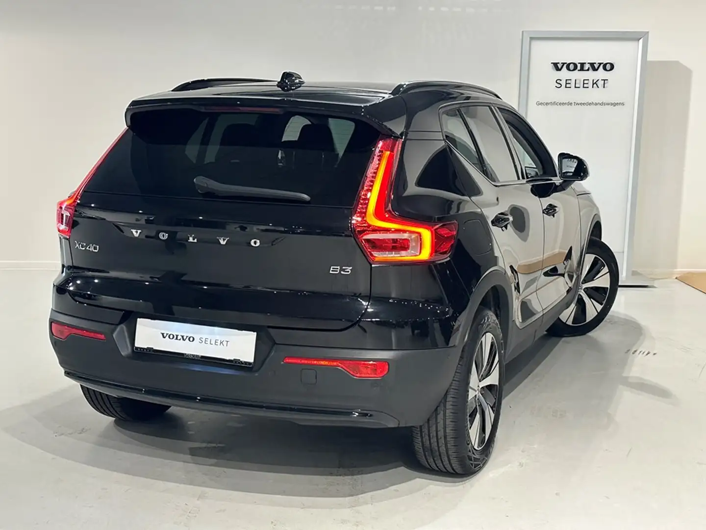 Volvo XC40 B3 Mild Hybride Dark Plus + LEDER/ELECTR ZETELS/36 Noir - 2
