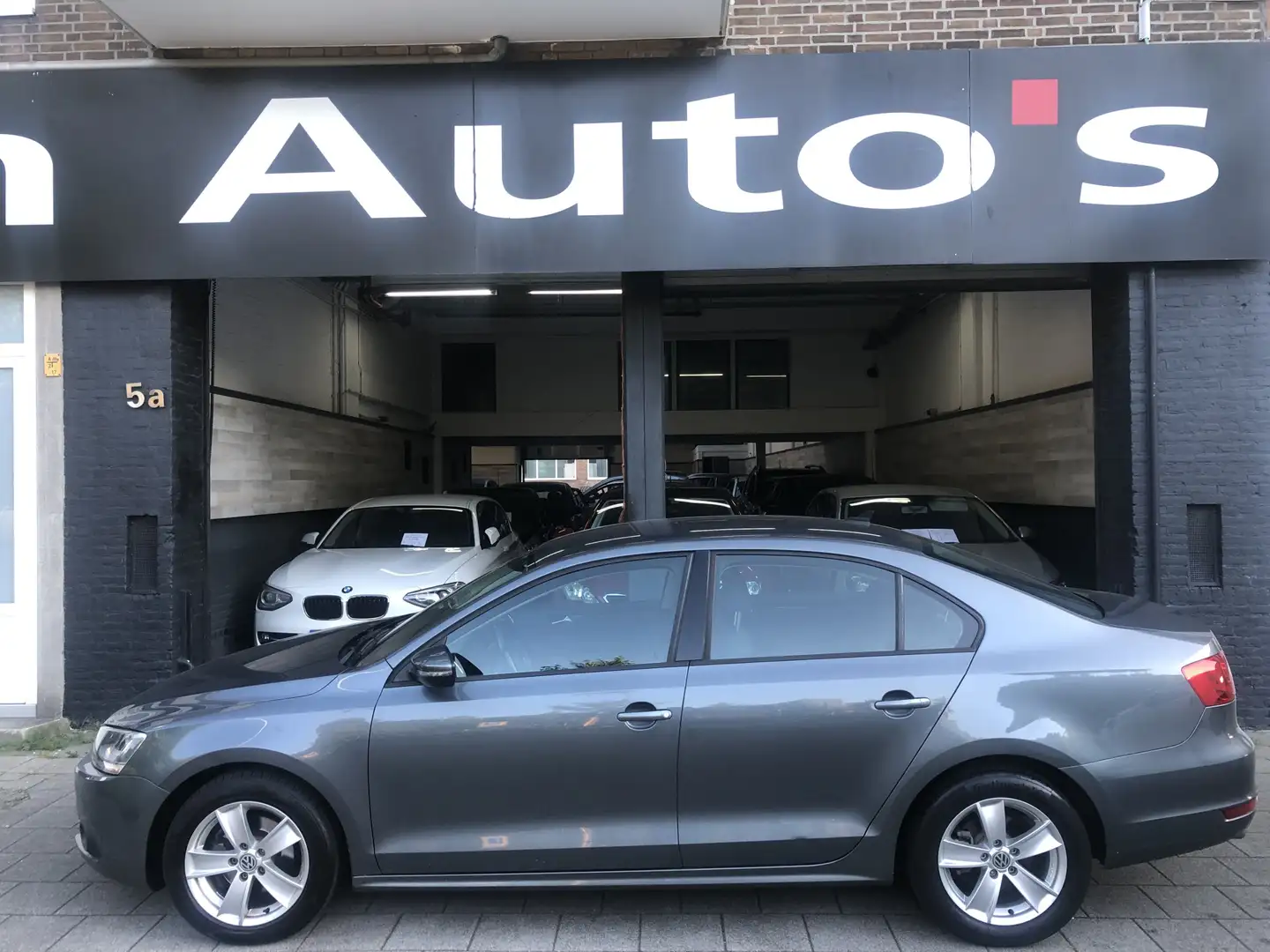 Volkswagen Jetta 1.2 TSI Comfort Executive Line Gris - 2