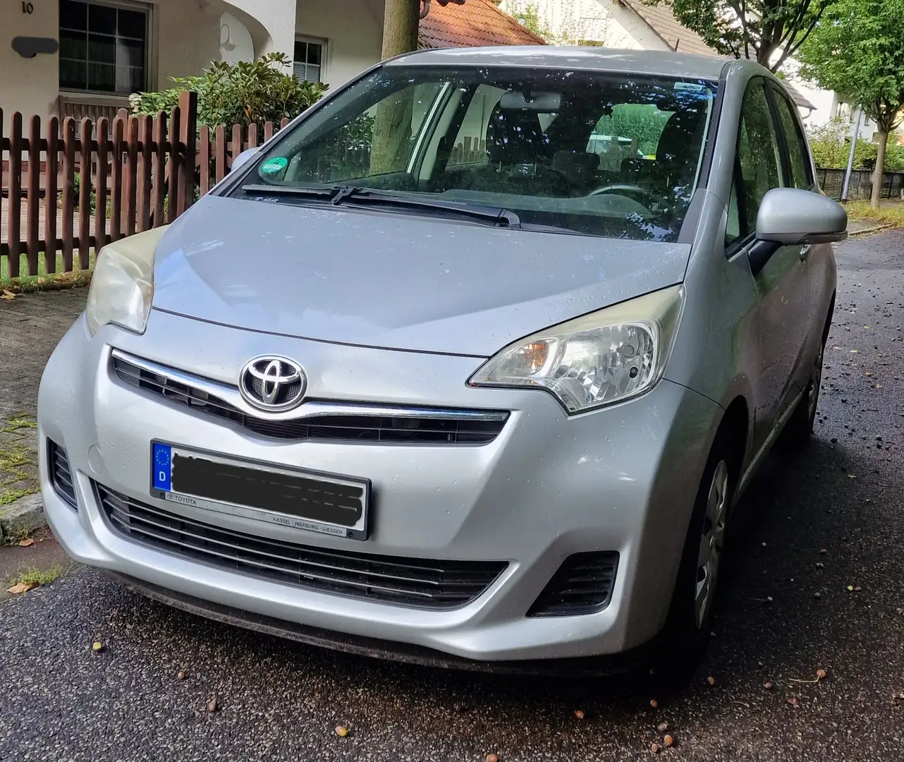 Toyota Verso-S Verso S Verso S 1.33 VVT-i Multidrive Life Silber - 1