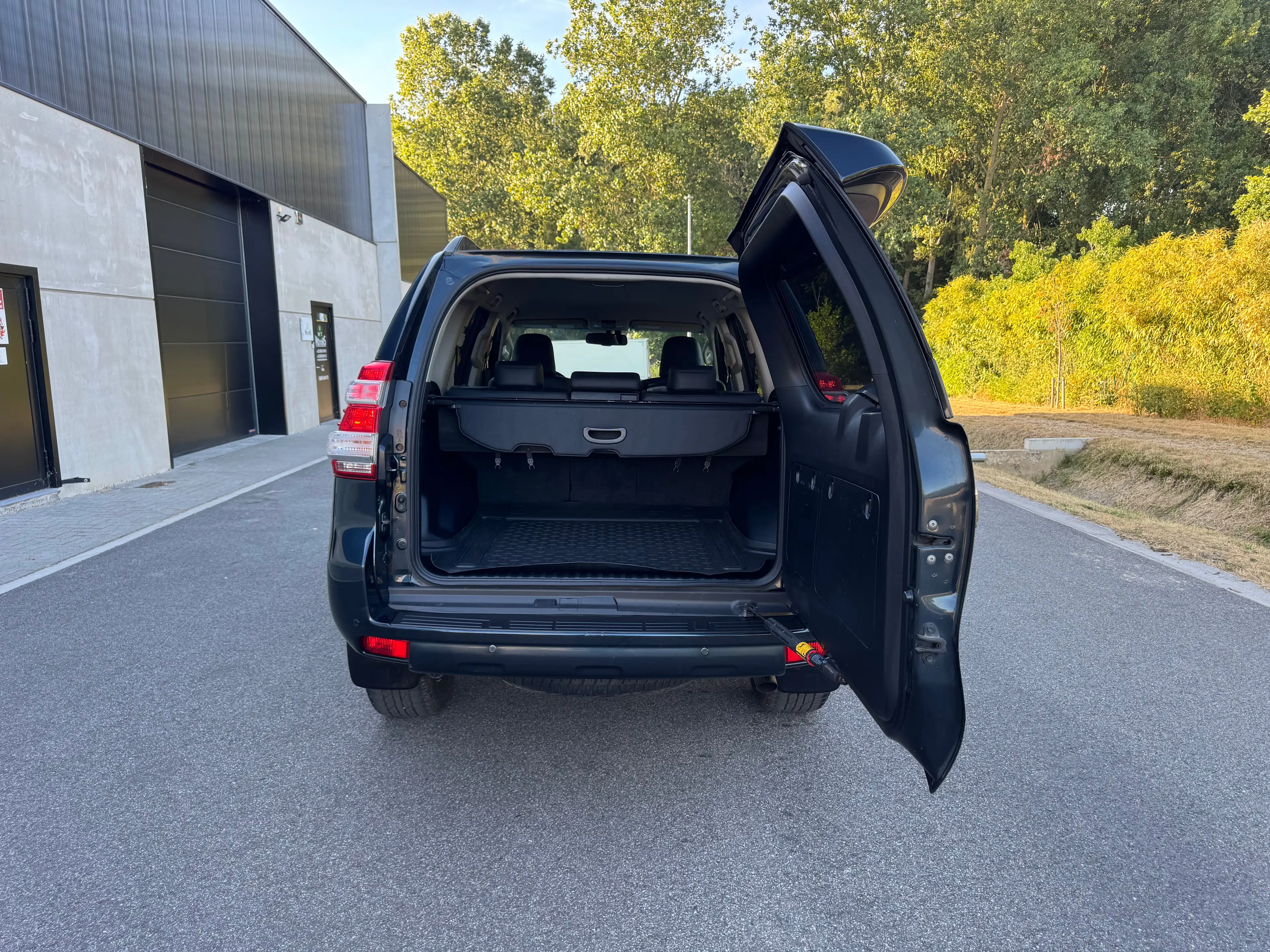 Toyota Land Cruiser 3.0 D-4D / Automaat / 5PL / Full-Option / Export Afrik Only — photo 10