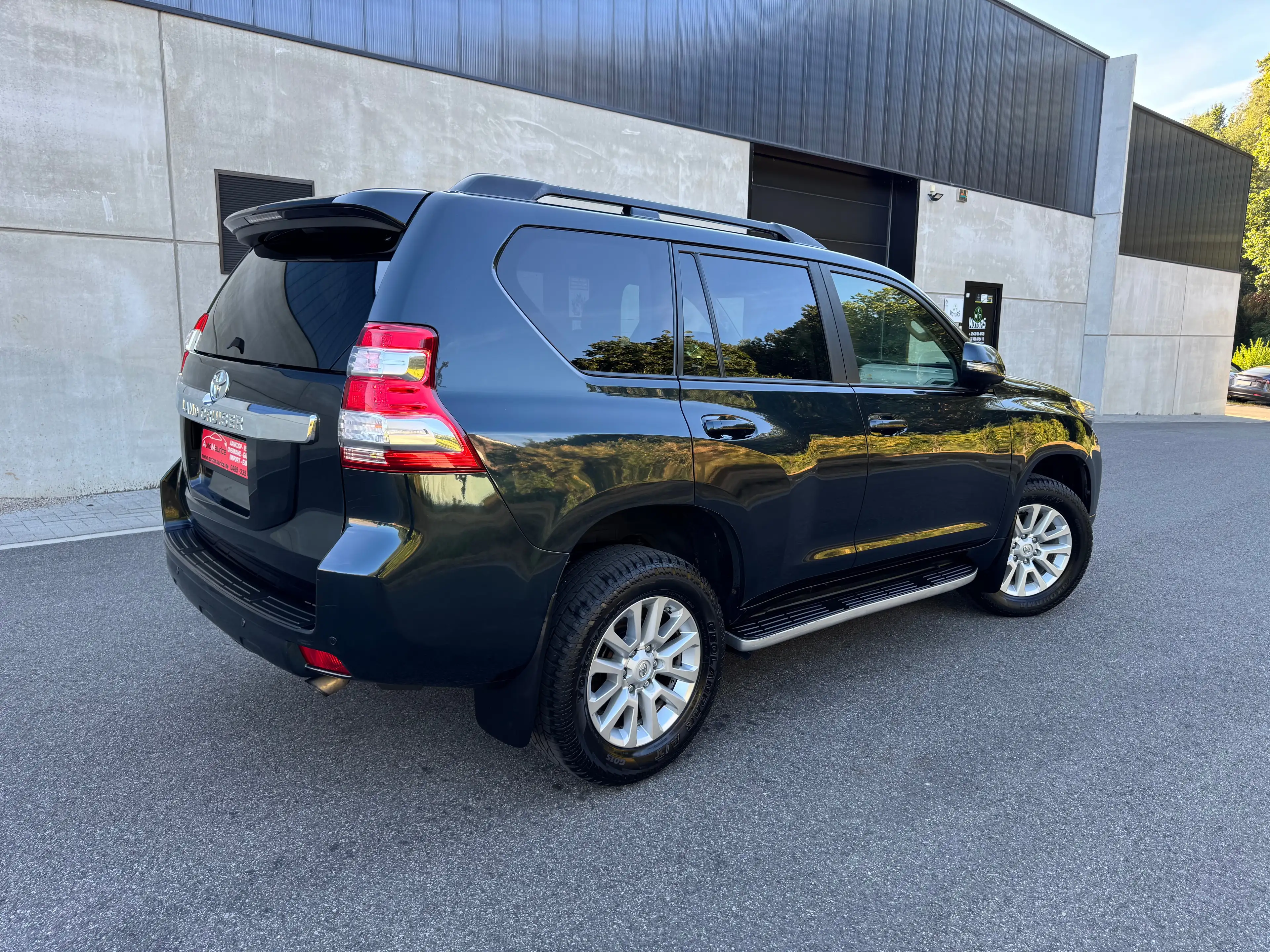 Toyota Land Cruiser 3.0 D-4D / Automaat / 5PL / Full-Option / Export Afrik Only — photo 4