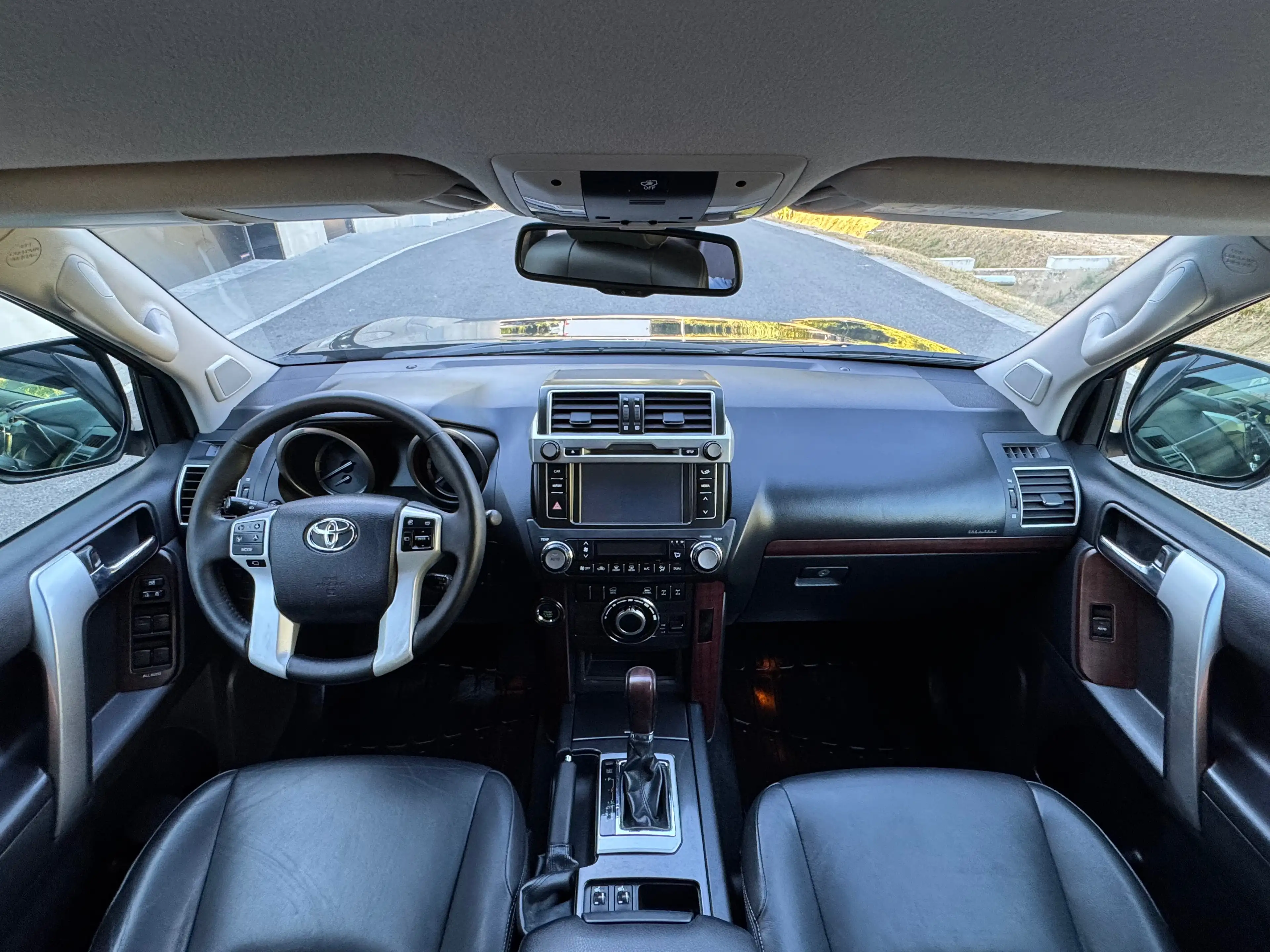 Toyota Land Cruiser 3.0 D-4D / Automaat / 5PL / Full-Option / Export Afrik Only — photo 13