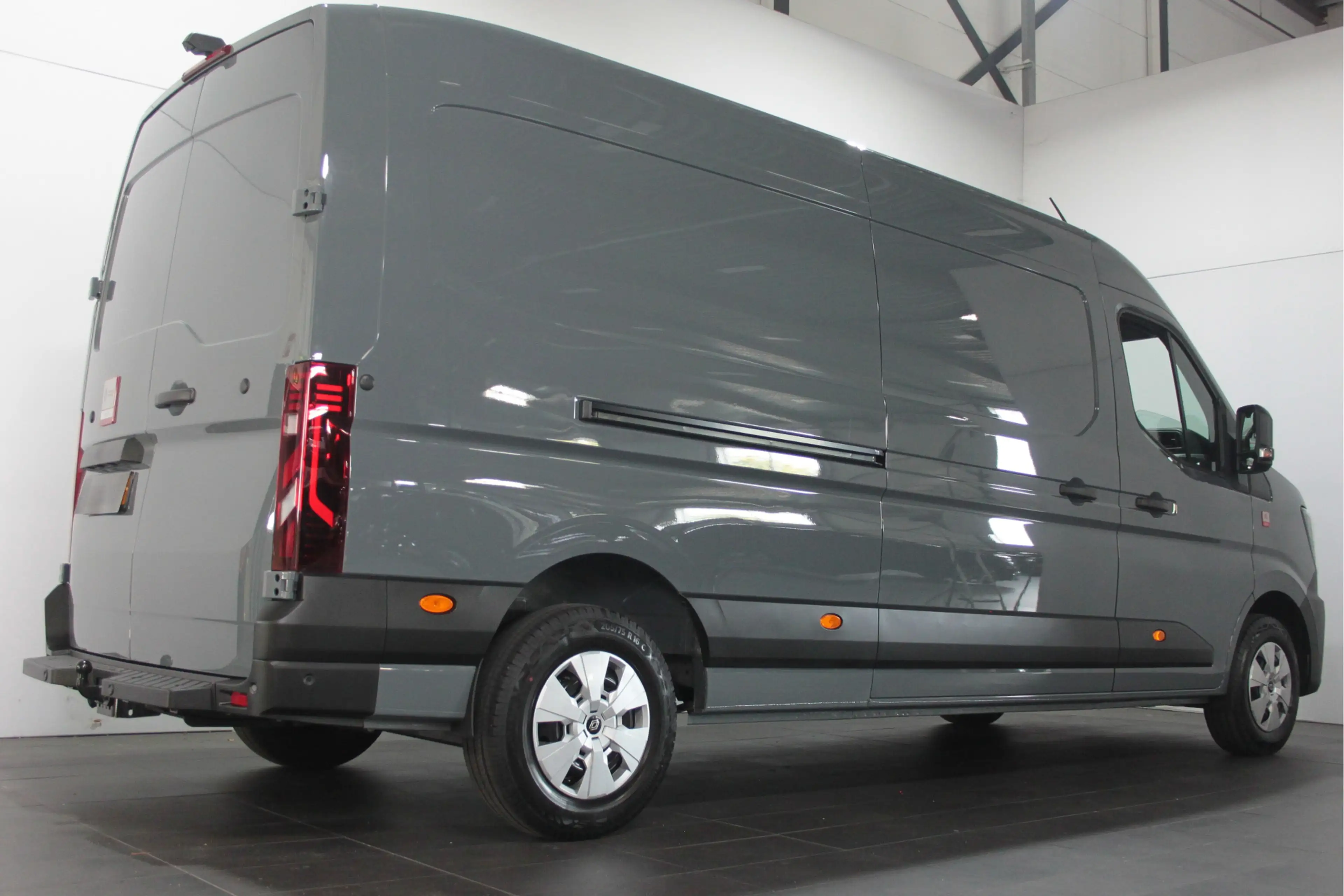 Renault Master T35 2.0 dCi 170 L3H2 Red Van - Camera / Carplay / — photo 2