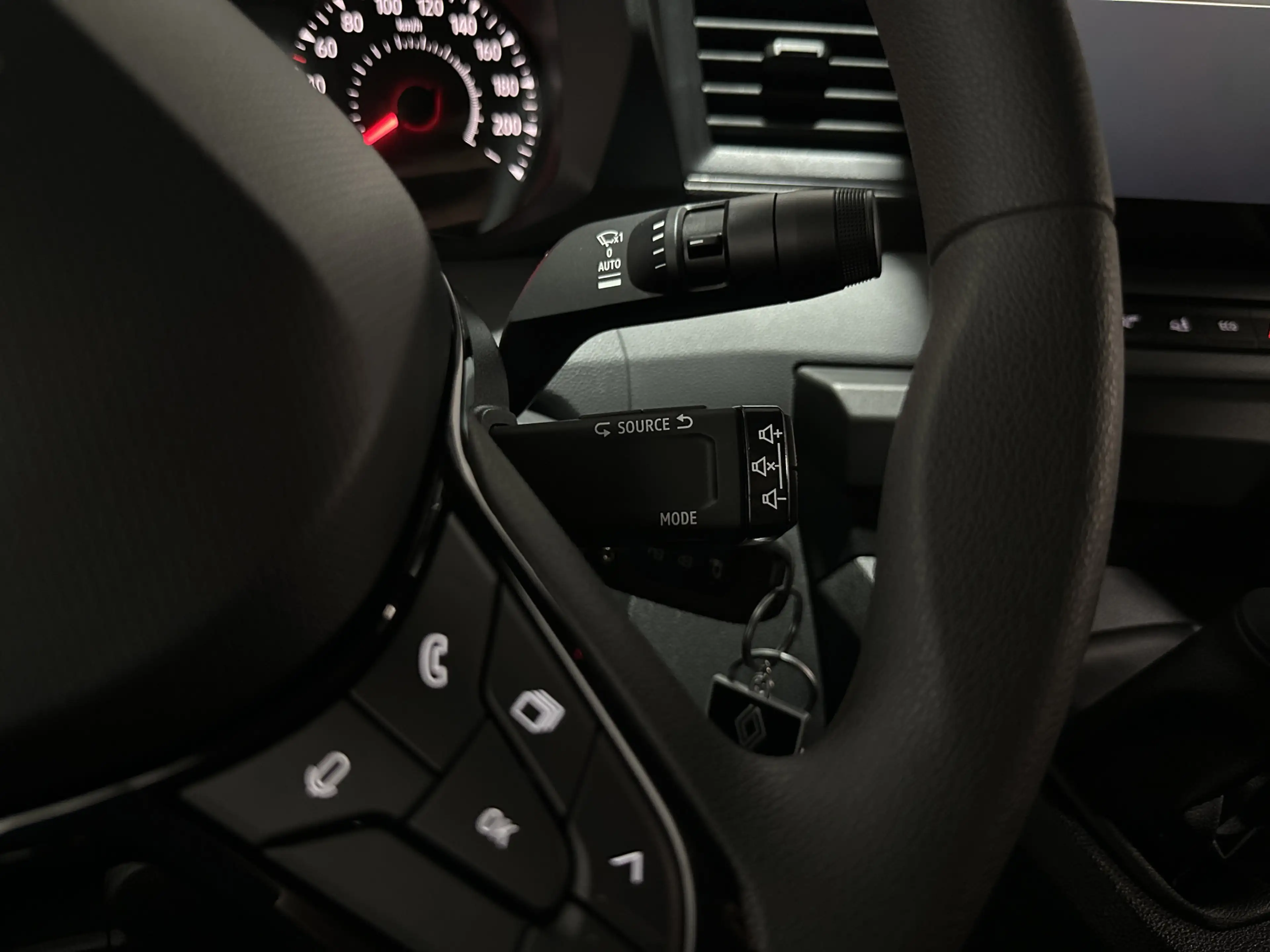 Renault Master T35 2.0 dCi 170 L3H2 Red Van - Camera / Carplay / — photo 12