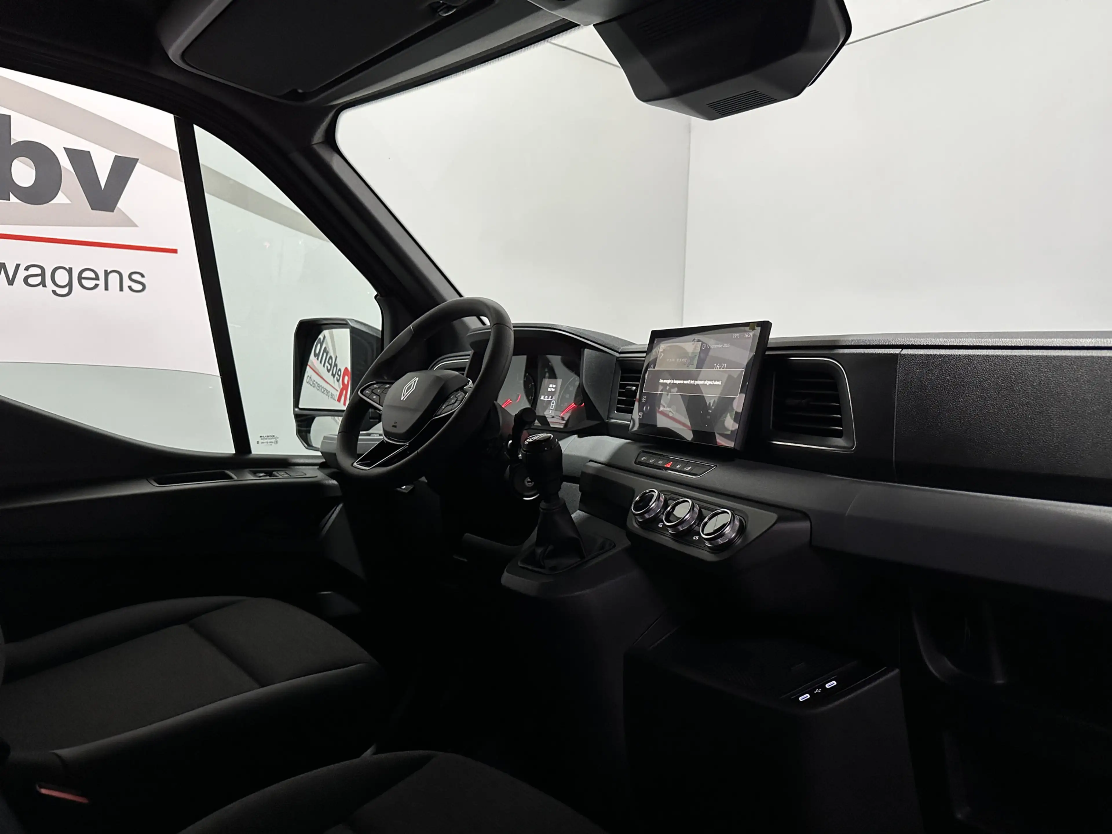 Renault Master T35 2.0 dCi 170 L3H2 Red Van - Camera / Carplay / — photo 26