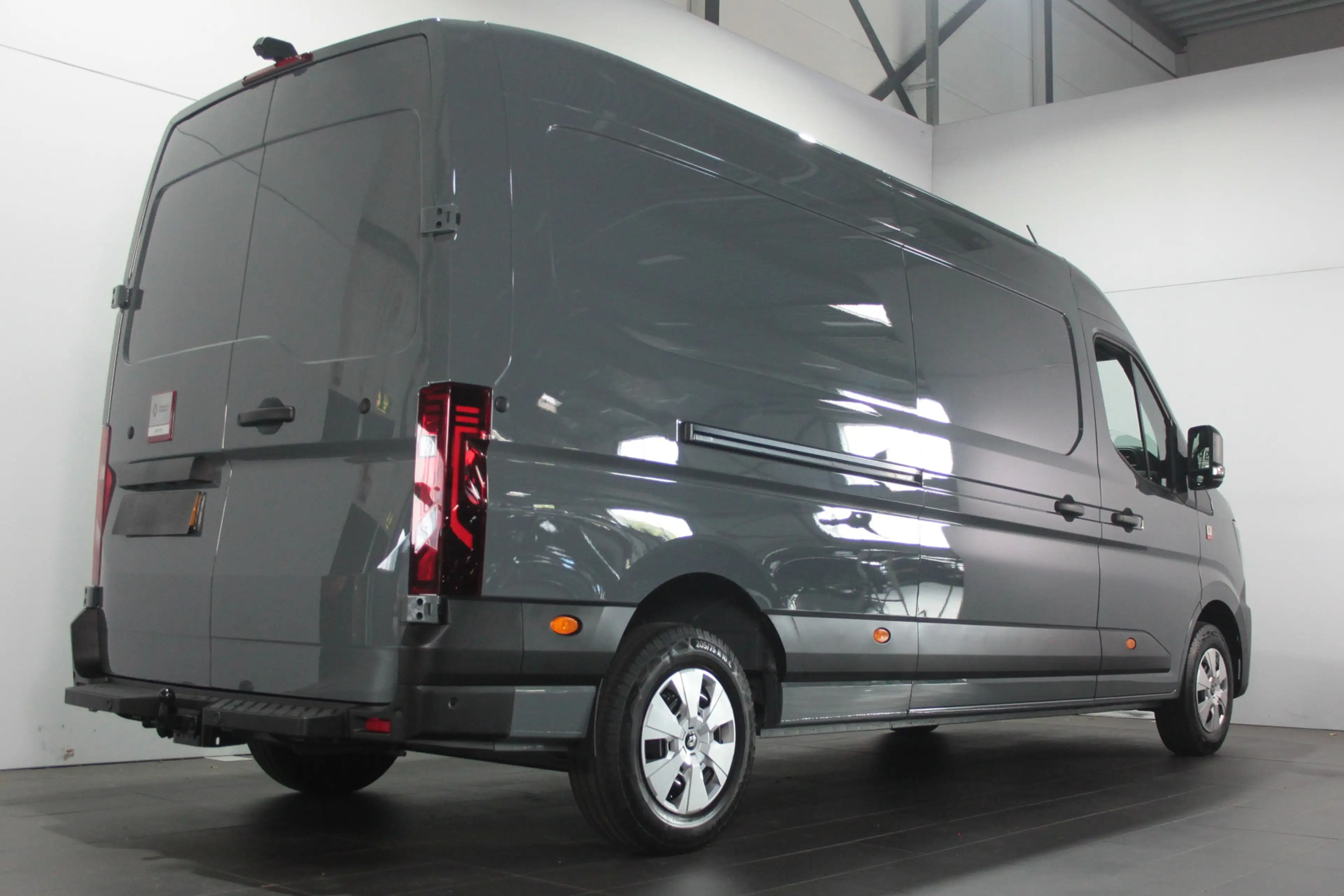 Renault Master T35 2.0 dCi 170 L3H2 Red Van - Camera / Carplay / — photo 9